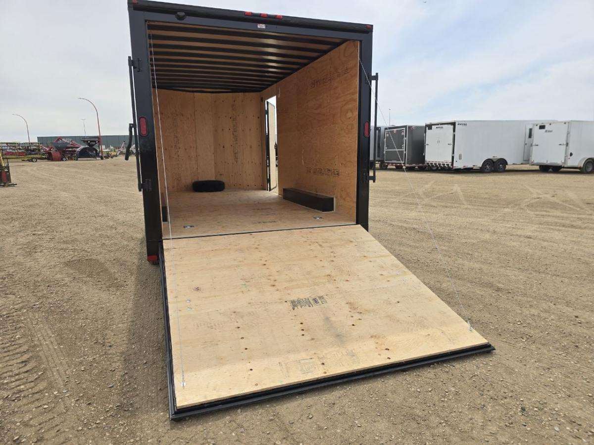2026 Royal LCH 8'6" x 16' + V-Nose Cargo