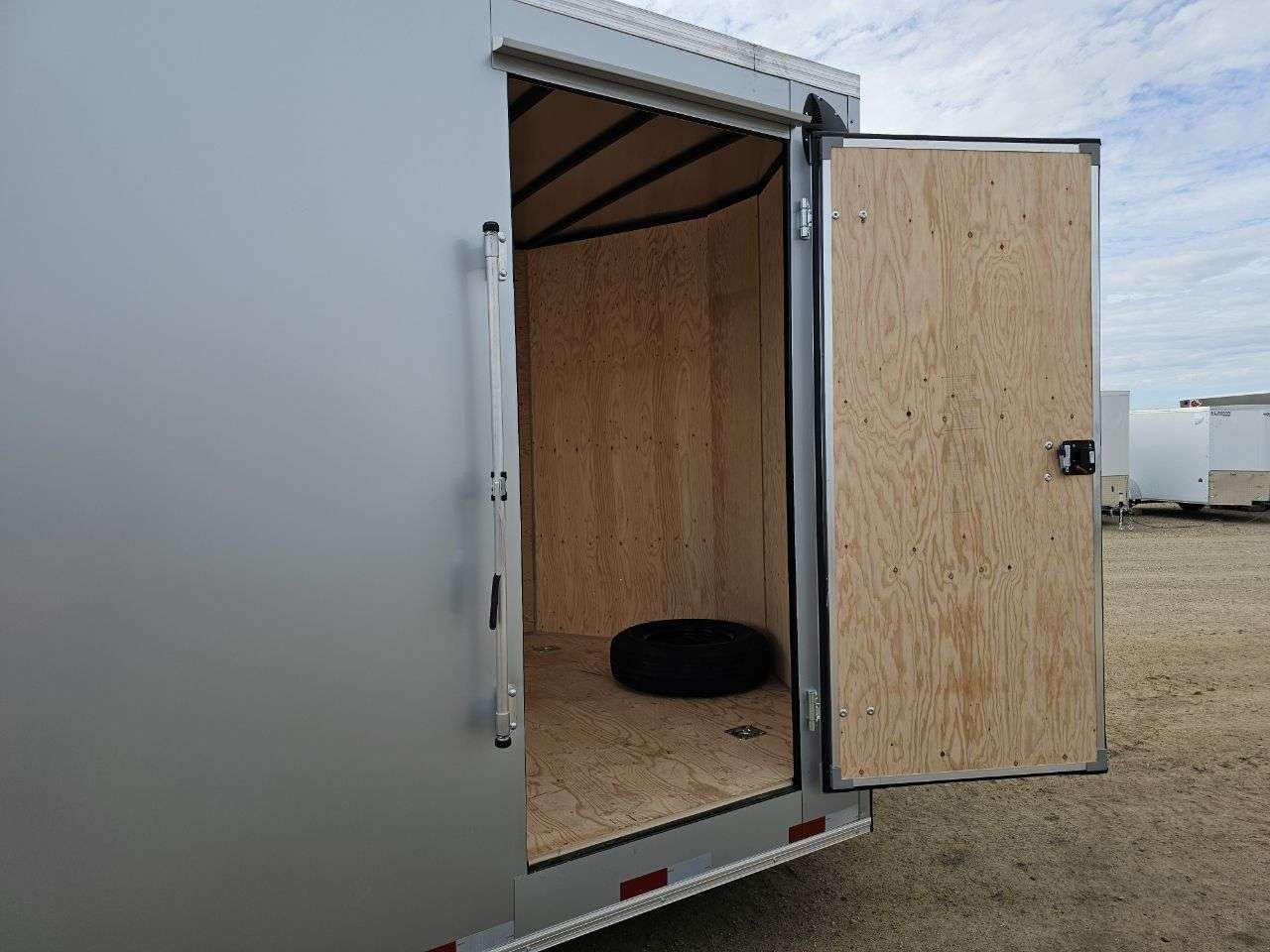 2026 Royal LCH 8'6" x 16' + V-Nose Cargo Trailer