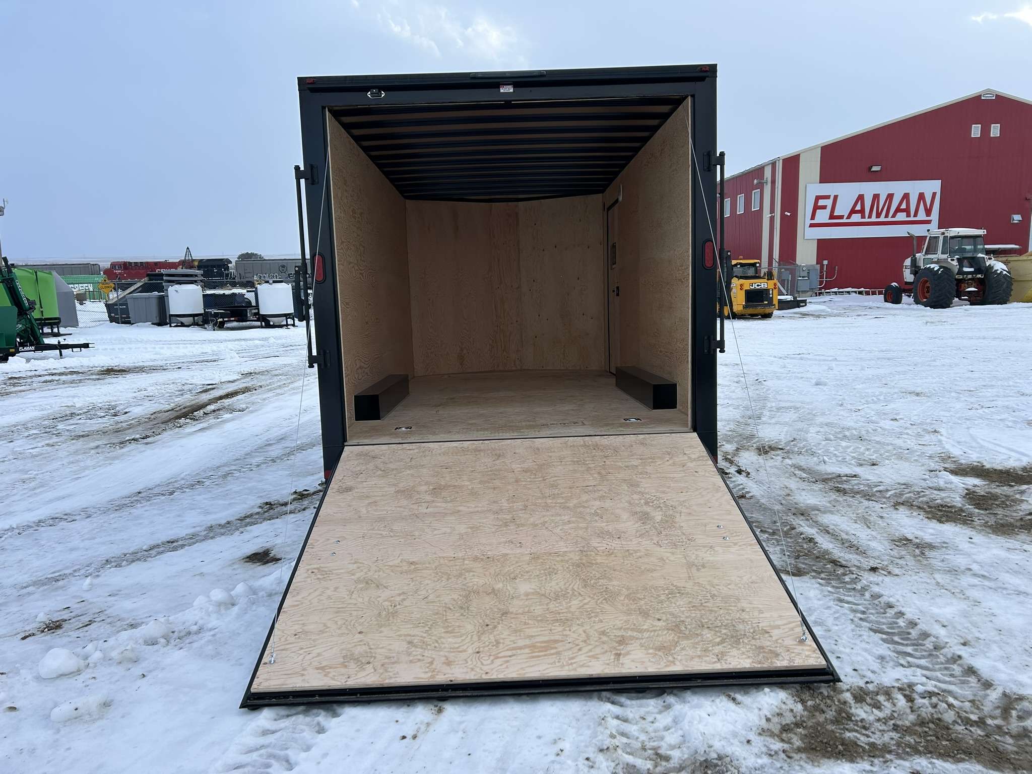2026 Royal LCH 8'6" x 16' + V-Nose Cargo Trailer