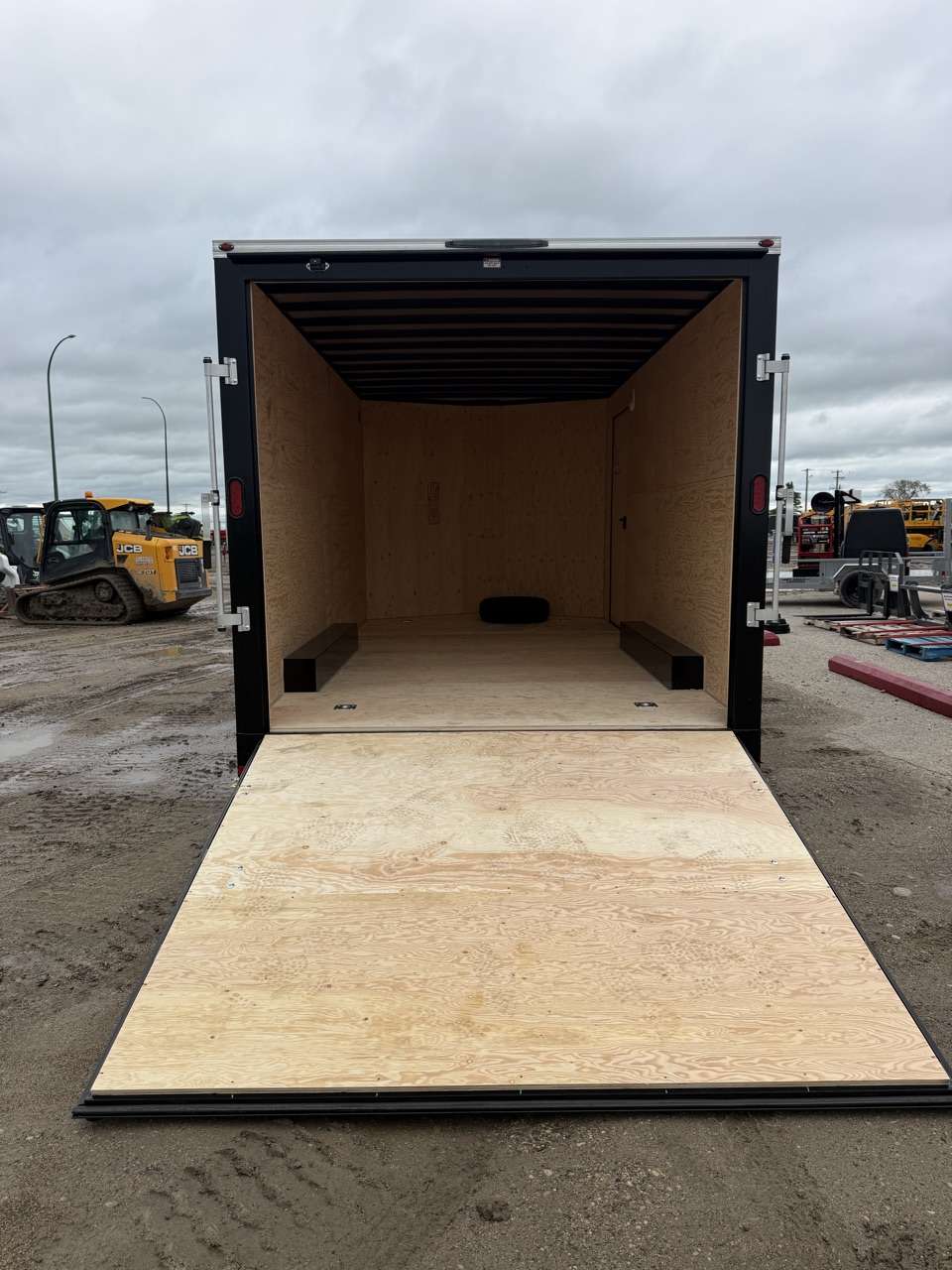 2026 Royal LCH 8'6" x 16' + V-Nose Cargo Trailer