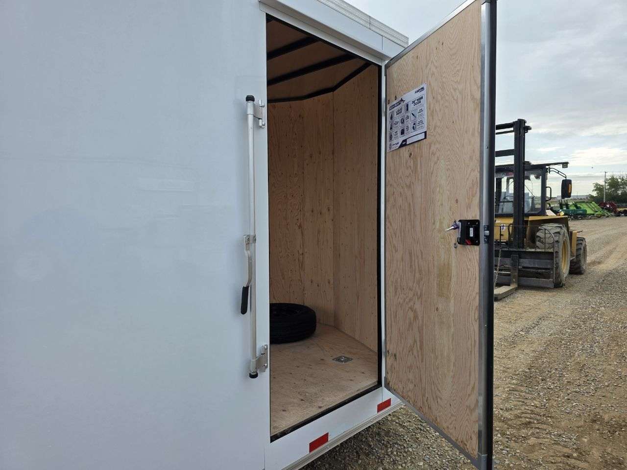 2026 Royal LCH 8'6" x 16' + V-Nose Cargo Trailer