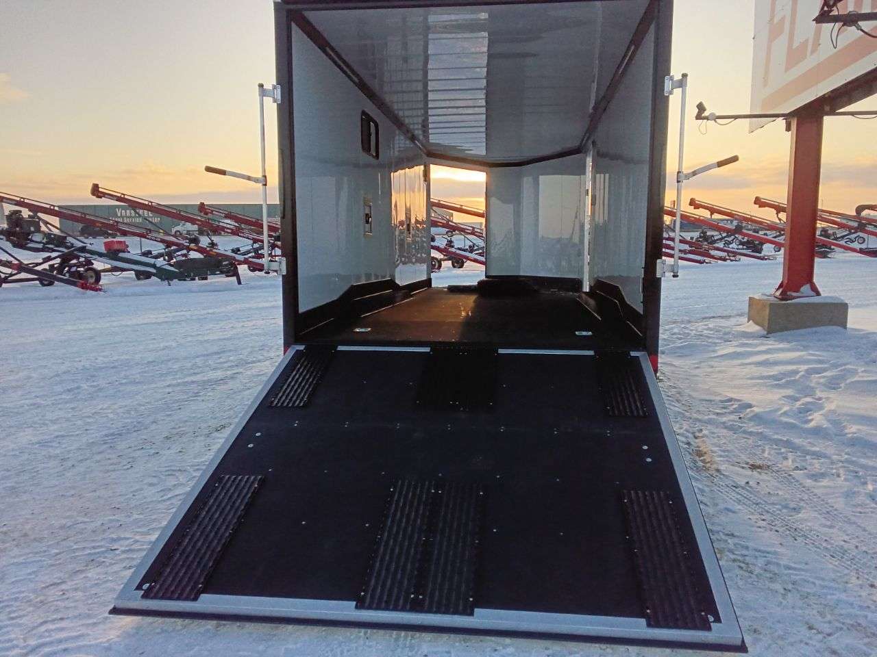 2026 Royal XR 8'6" x 22' + V-Nose Toy Hauler Trailer