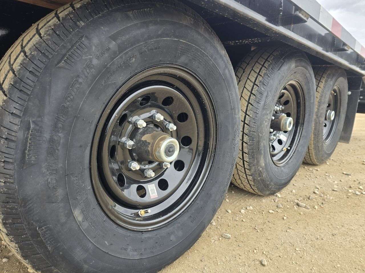 2026 Southland 20'+5' Beavertail Deckover Triple 7K Trailer