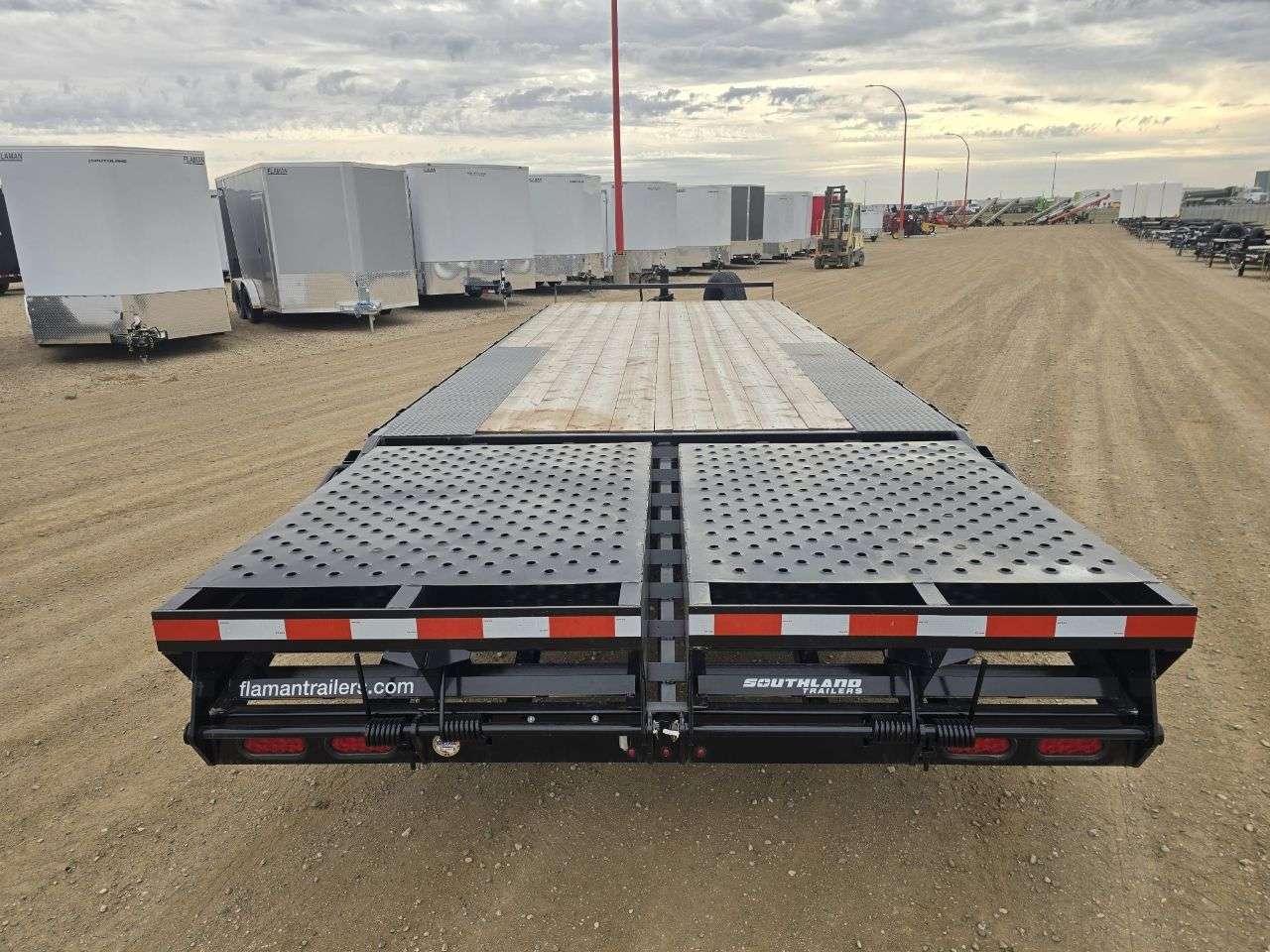 2026 Southland 20'+5' Beavertail Deckover Triple 7K Trailer