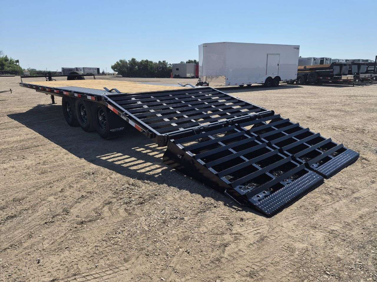 2026 Southland 20' + 5' BT Deckover Triple 7K Trailer