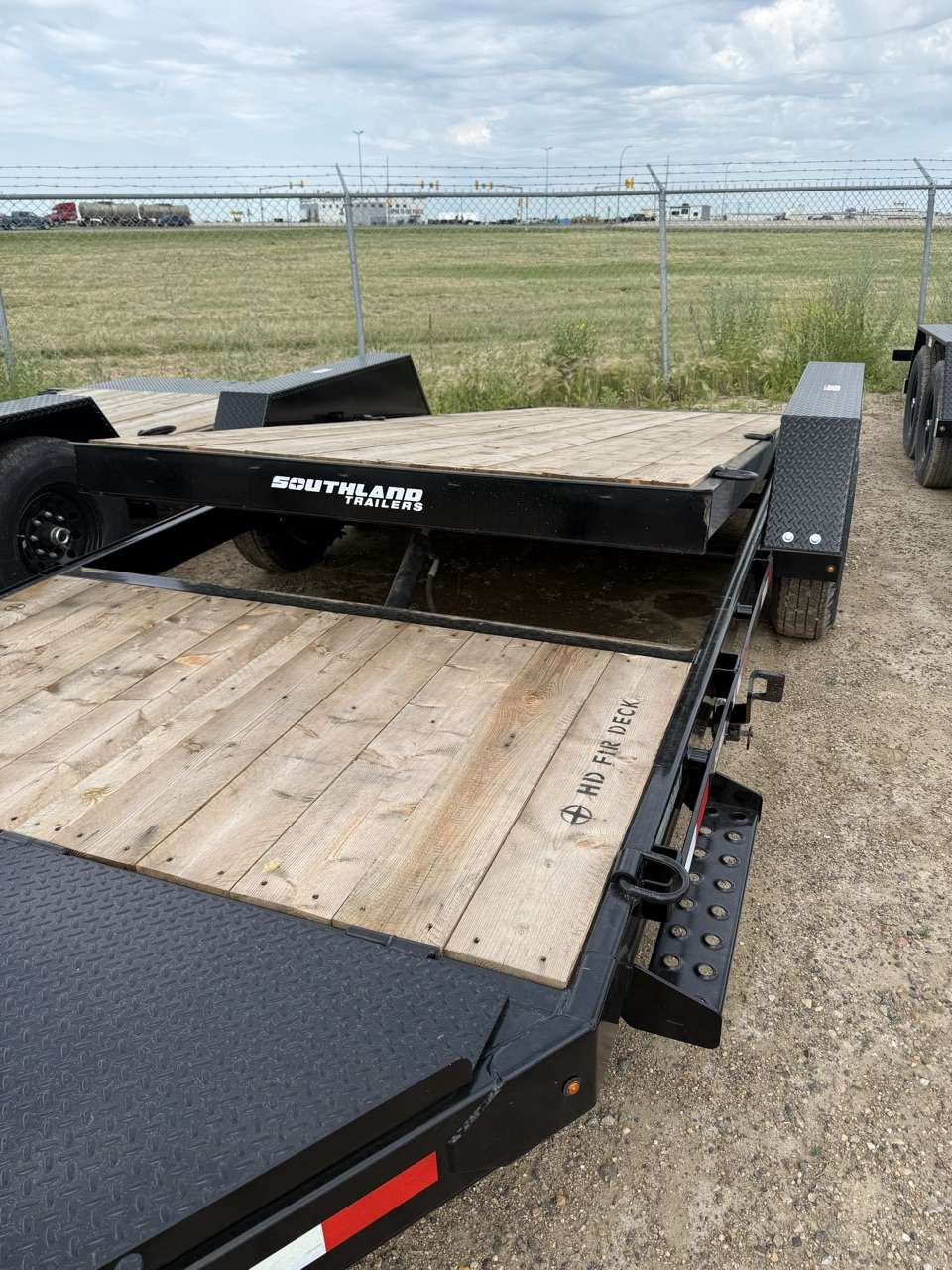 2026 Southland 22' (6' + 16') Partial Tilt Tandem 7K Trailer