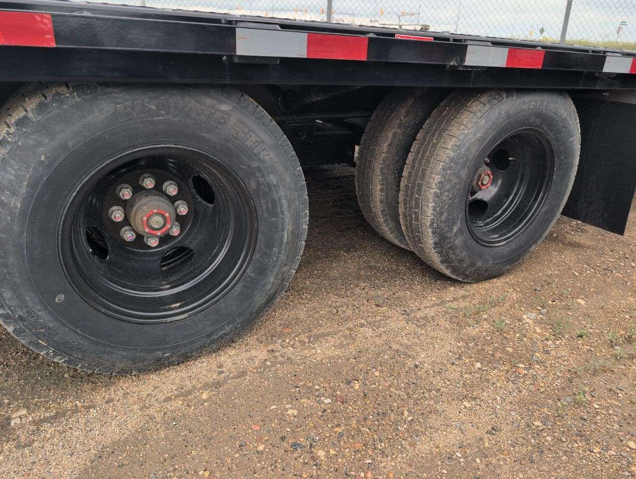 2026 Southland 24' + 6' BT GN Flat Deck Tandem 10K Trailer