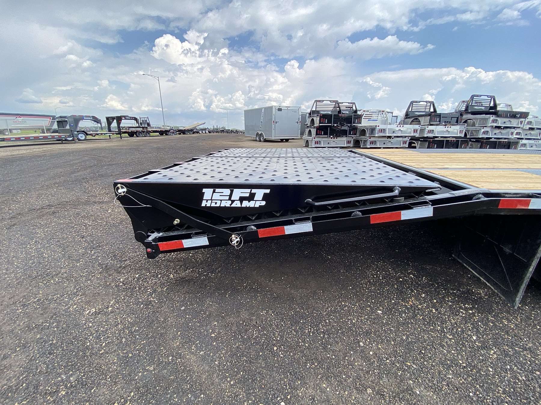 2026 Southland 24'+6' Gooseneck Trailer w/ 12K Axles