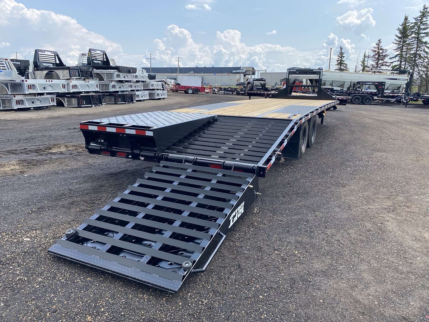 2026 Southland 24'+6' Gooseneck Trailer w/ 12K Axles