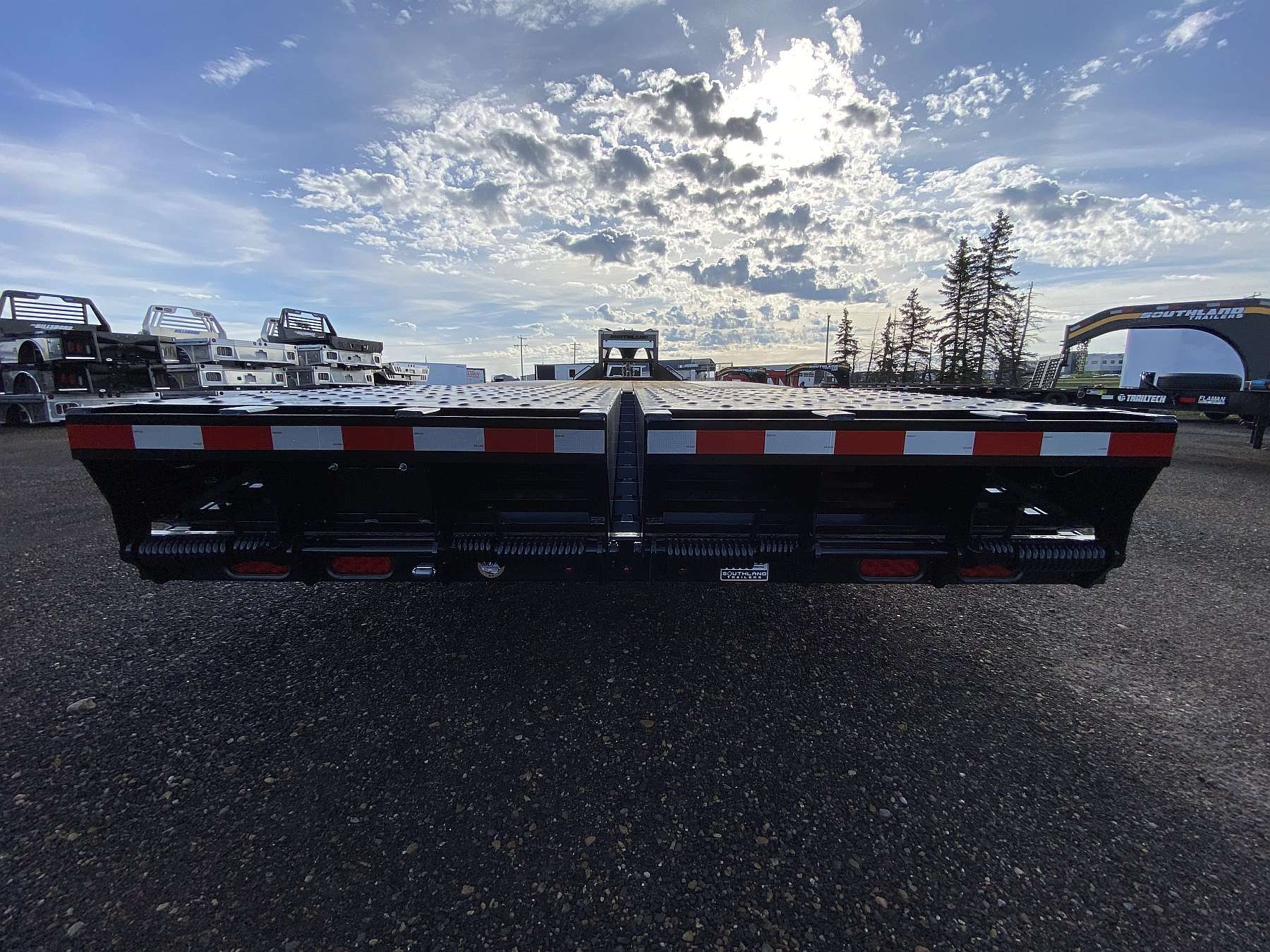 2026 Southland 26'+6' Gooseneck Trailer