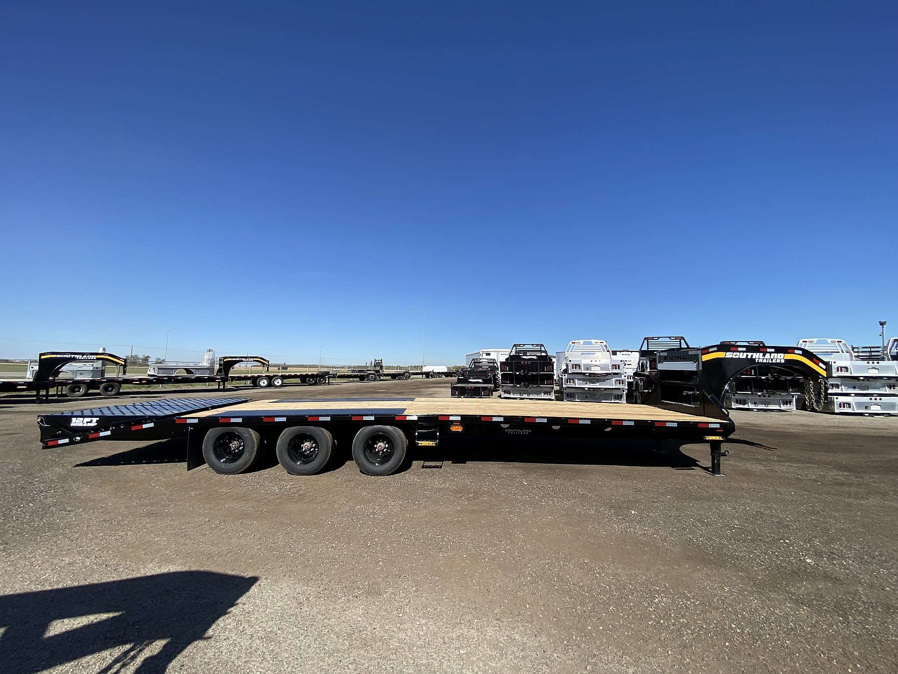 2026 Southland 26' + 6' Tri-axle Gooseneck Trailer