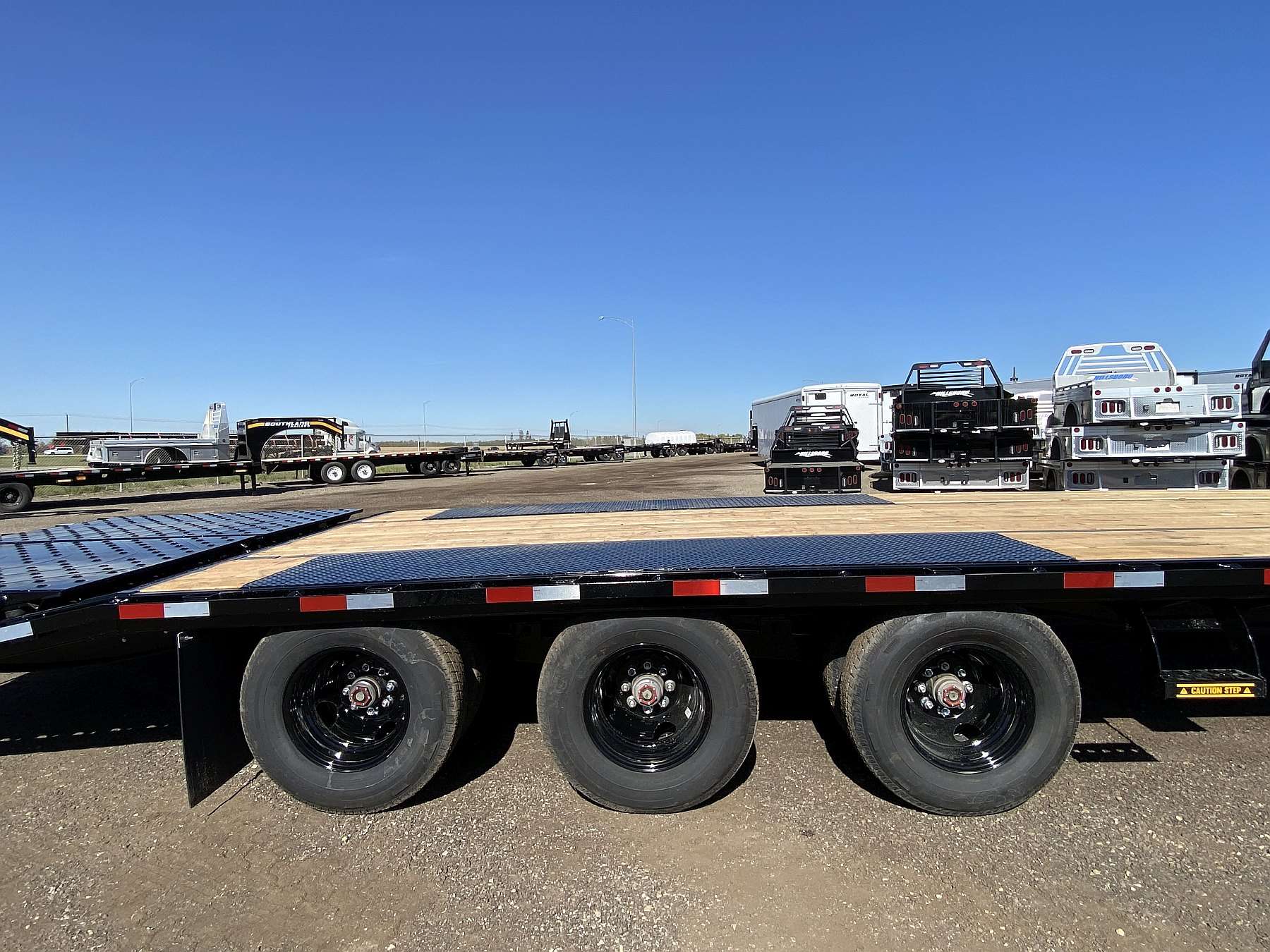 2026 Southland 26' + 6' Tri-axle Gooseneck Trailer