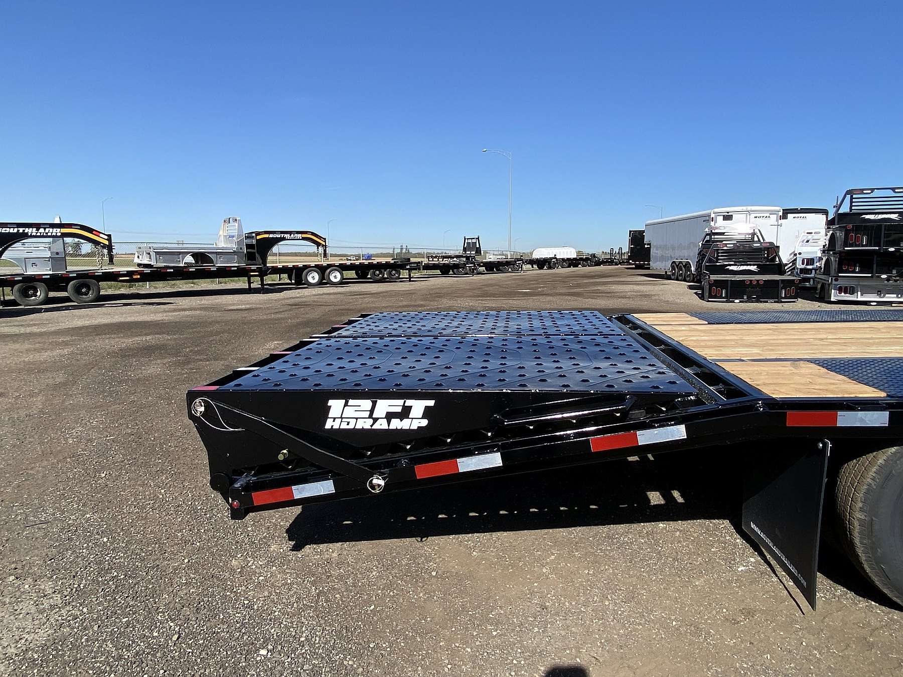 2026 Southland 26' + 6' Tri-axle Gooseneck Trailer