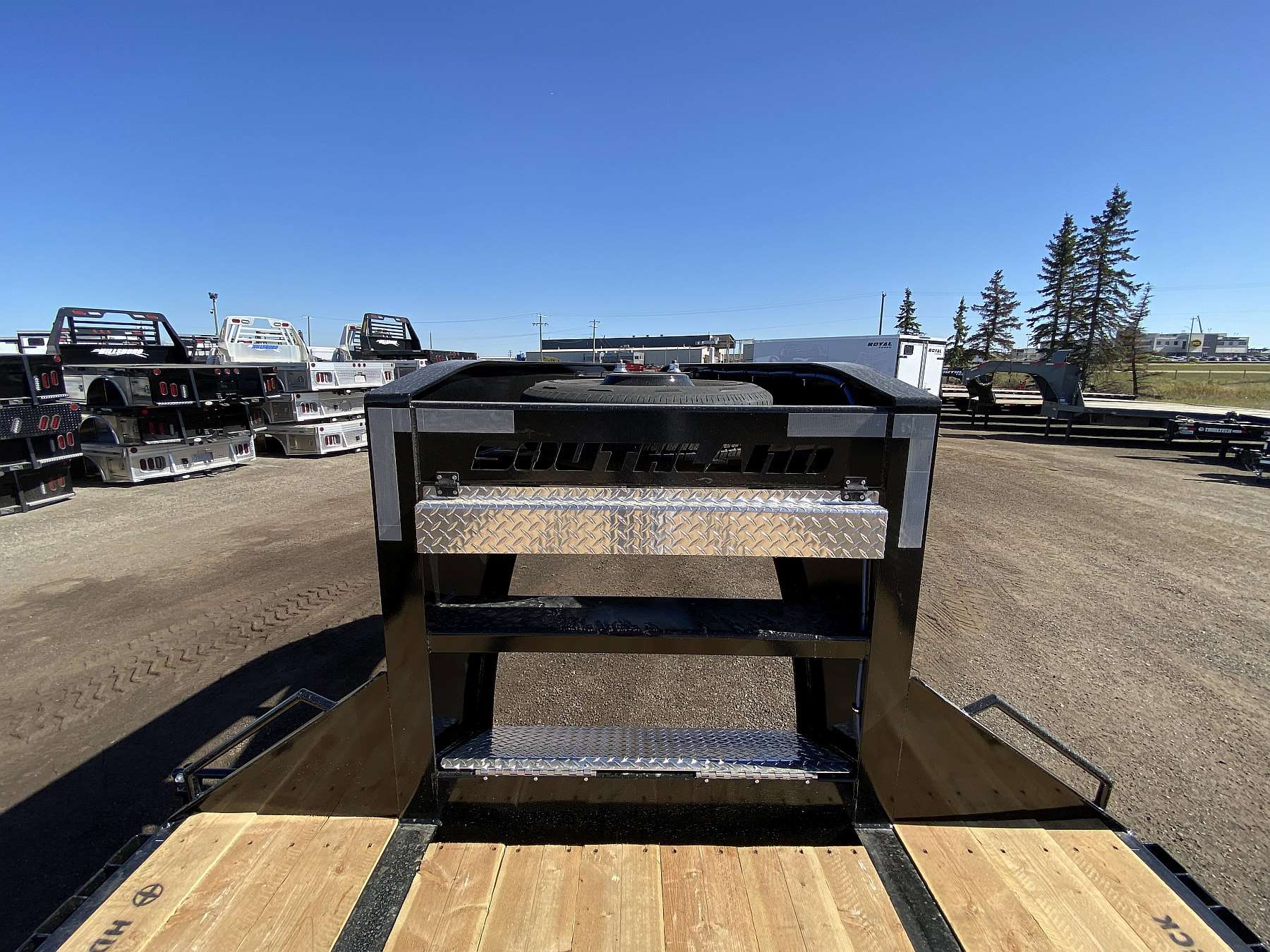 2026 Southland 26' + 6' Tri-axle Gooseneck Trailer