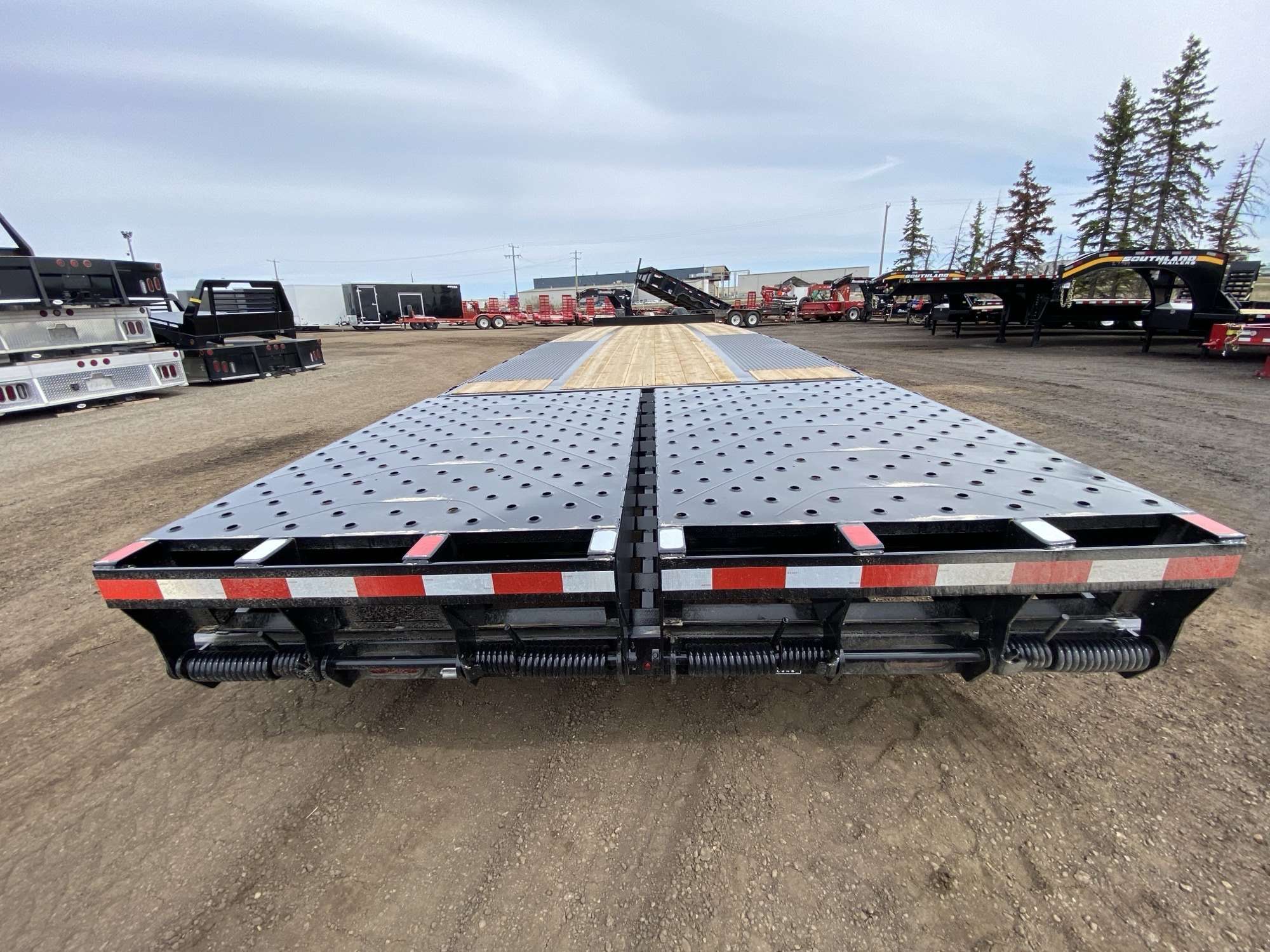 2026 Southland 26' Pintle Hitch Flat Deck Trailer
