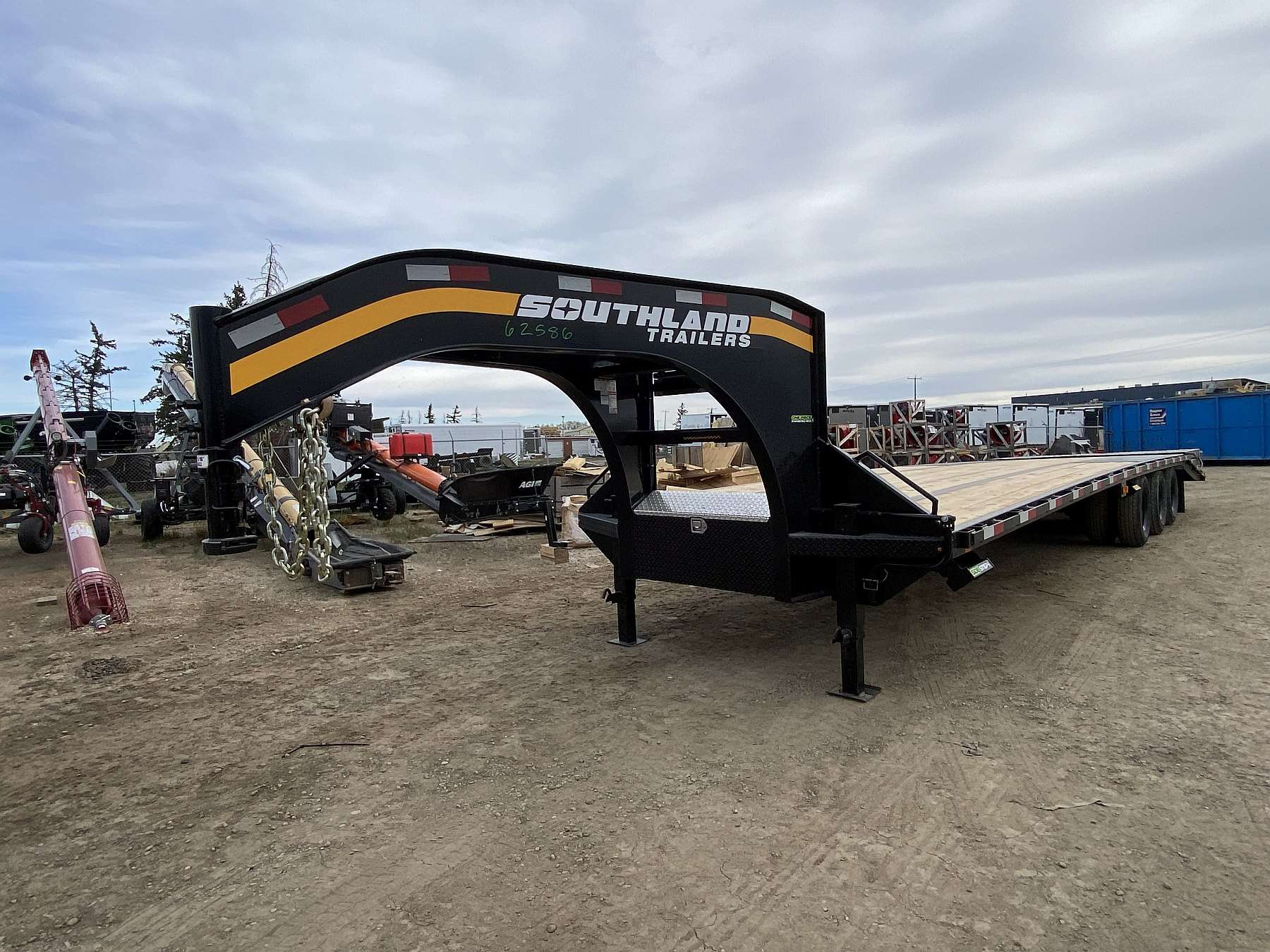 2026 Southland 28'+6' Tri-Axle Gooseneck Trailer