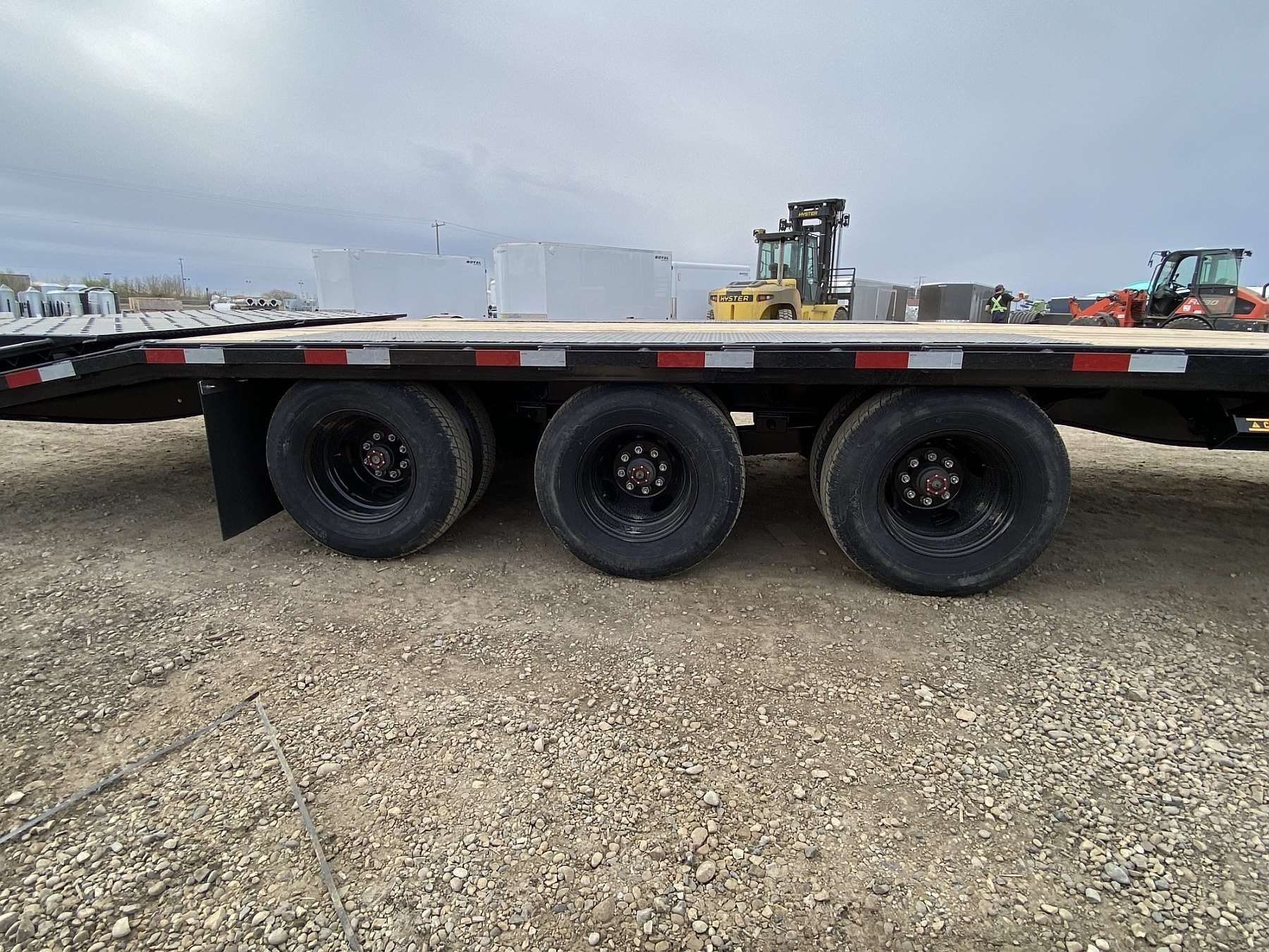 2026 Southland 28'+6' Tri-Axle Gooseneck Trailer