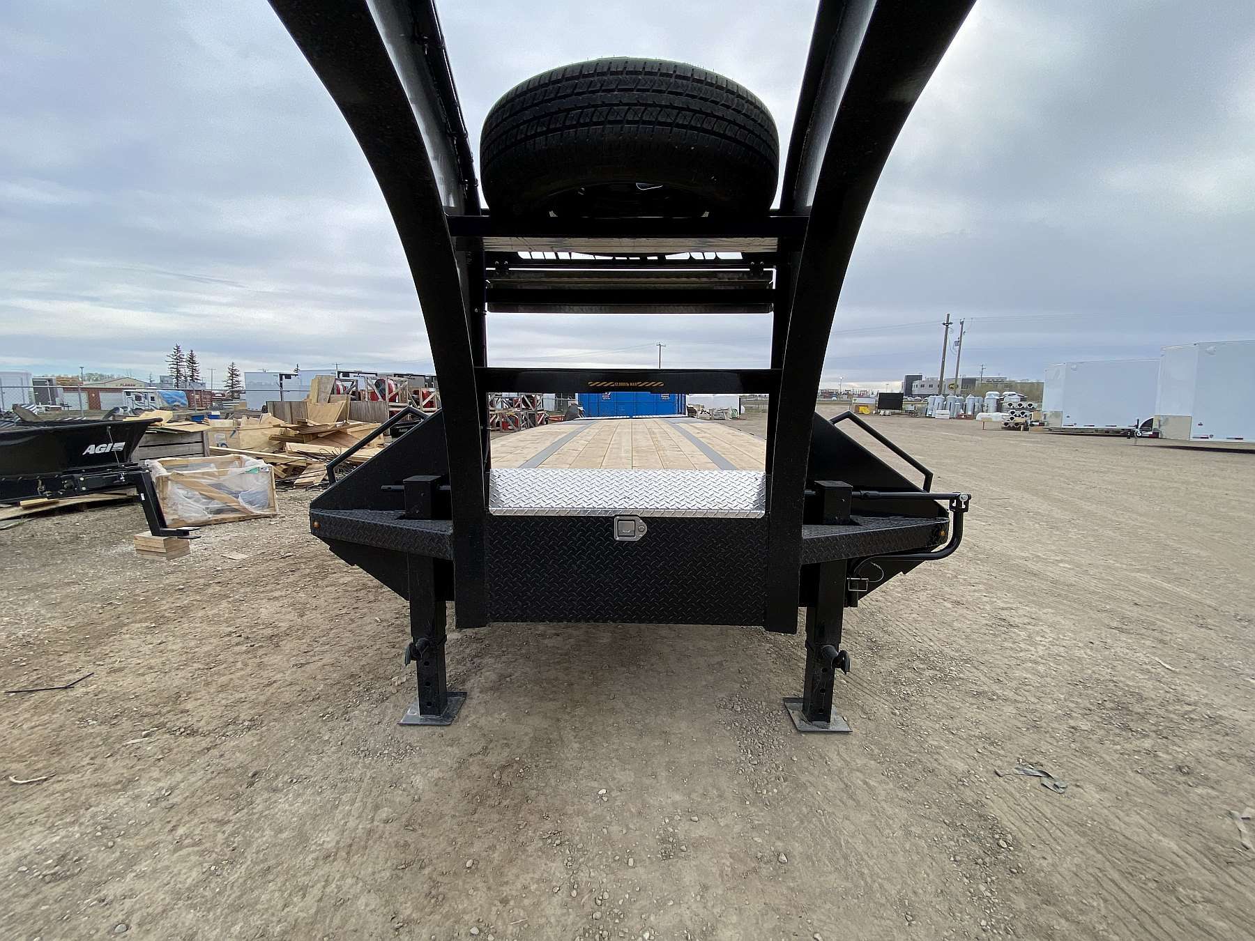 2026 Southland 28'+6' Tri-Axle Gooseneck Trailer