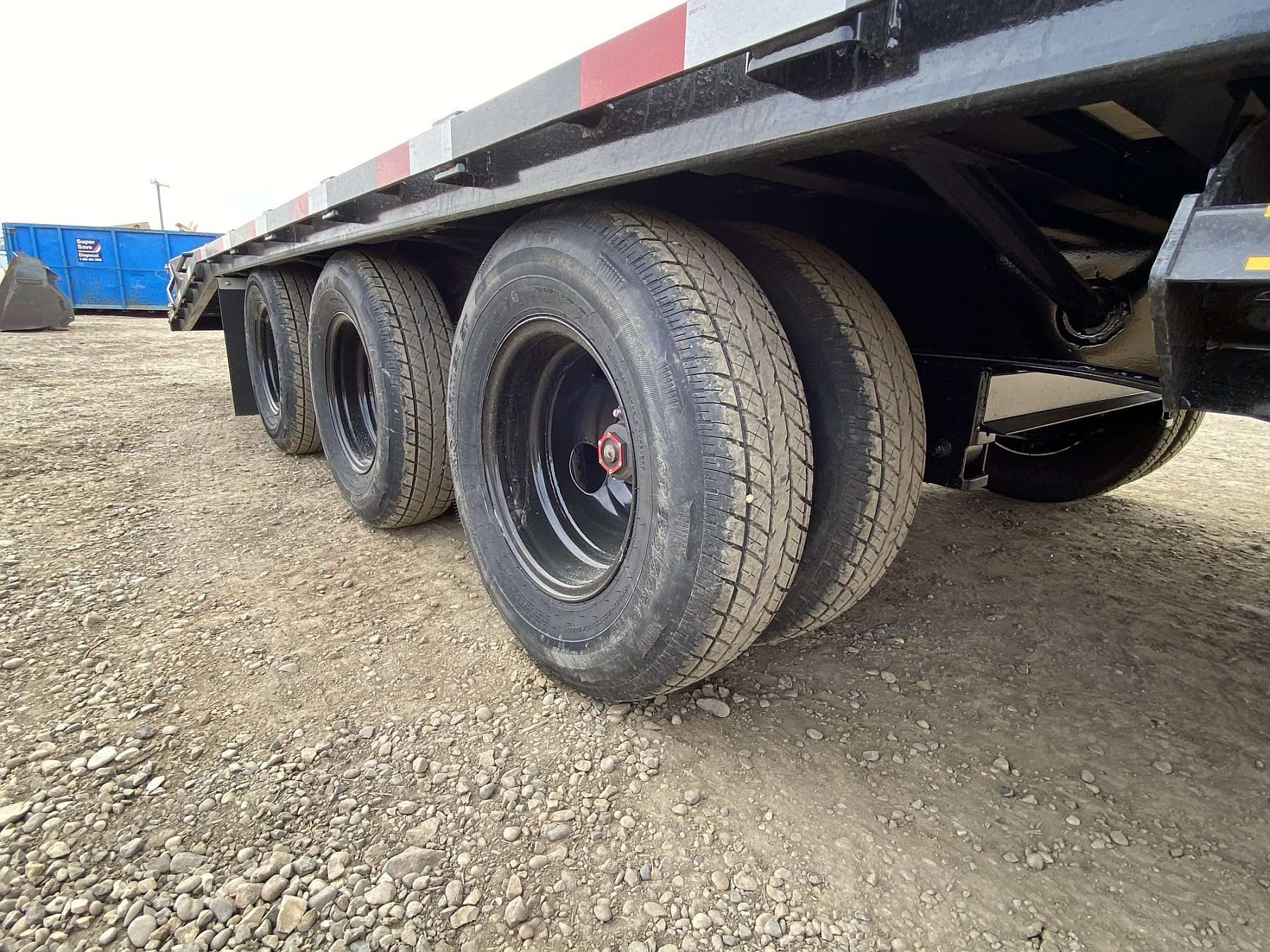2026 Southland 28'+6' Tri-Axle Gooseneck Trailer