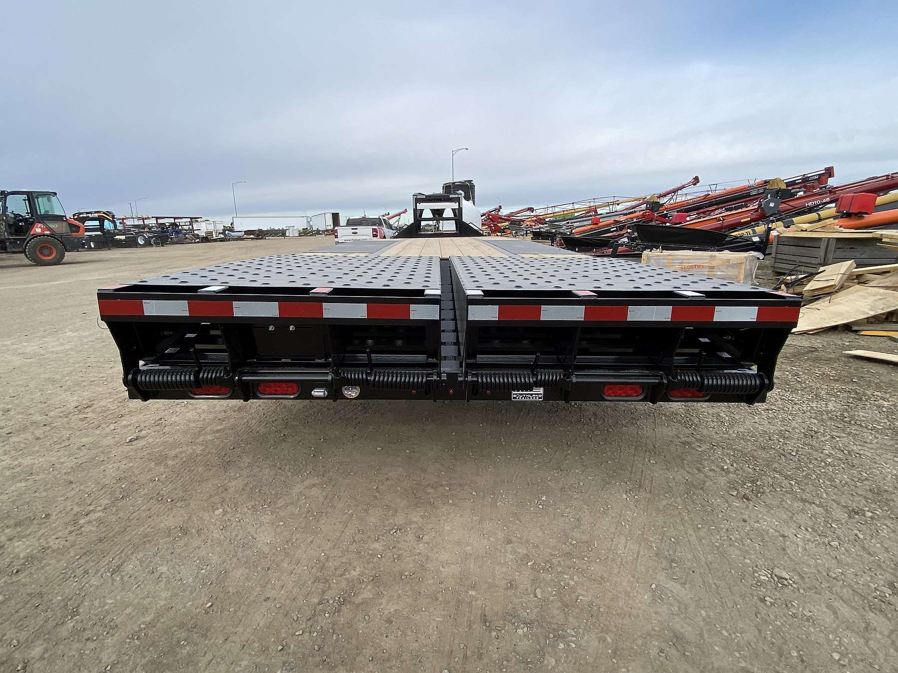 2026 Southland 28'+6' Tri-Axle Gooseneck Trailer