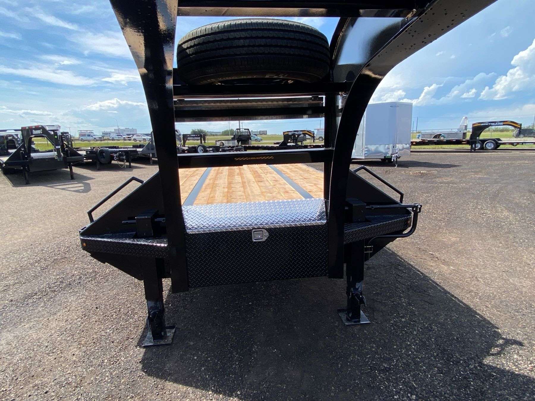 2026 Southland 30' + 6' Gooseneck Trailer