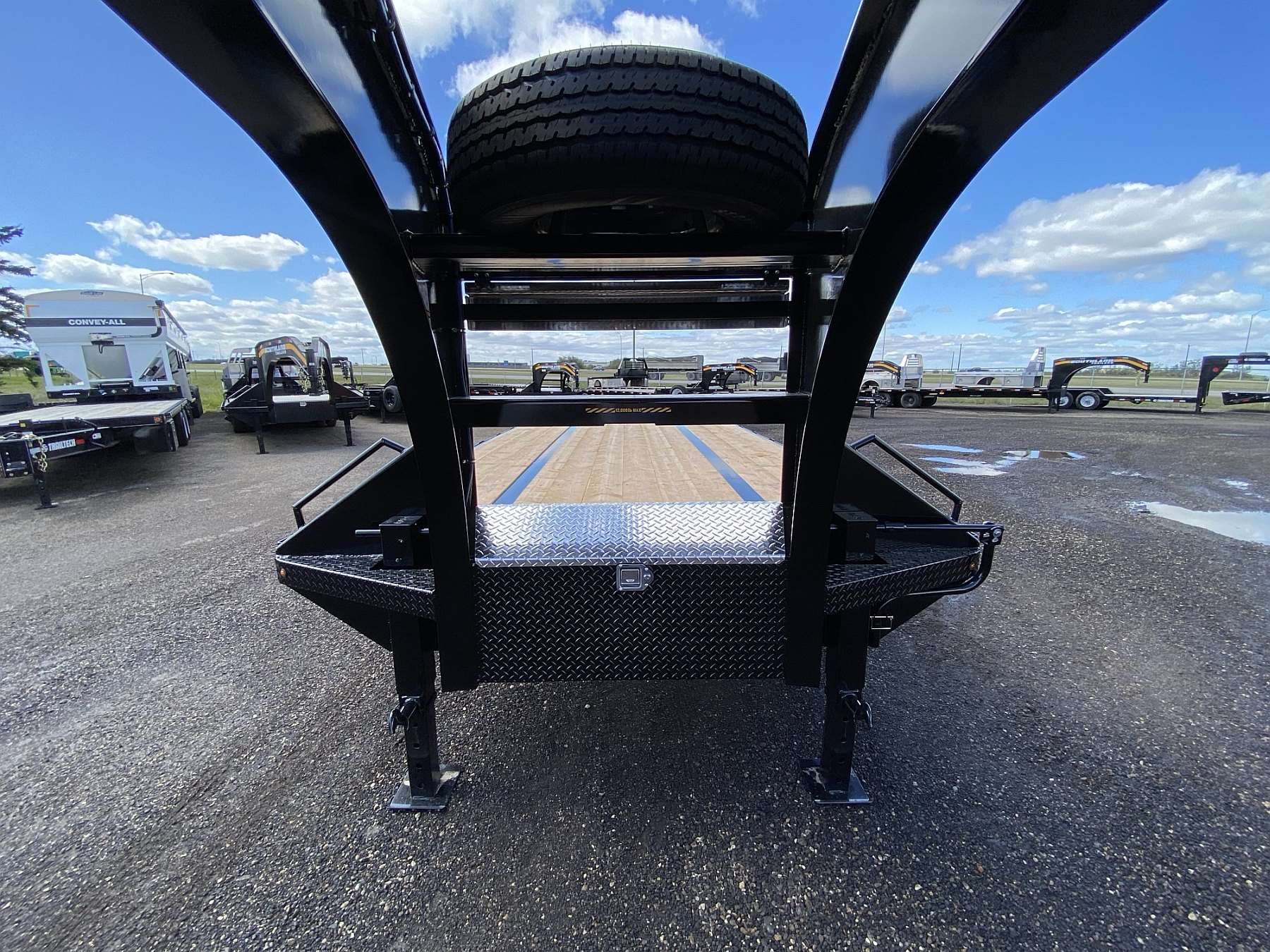 2026 Southland 30' + 6' Gooseneck Trailer