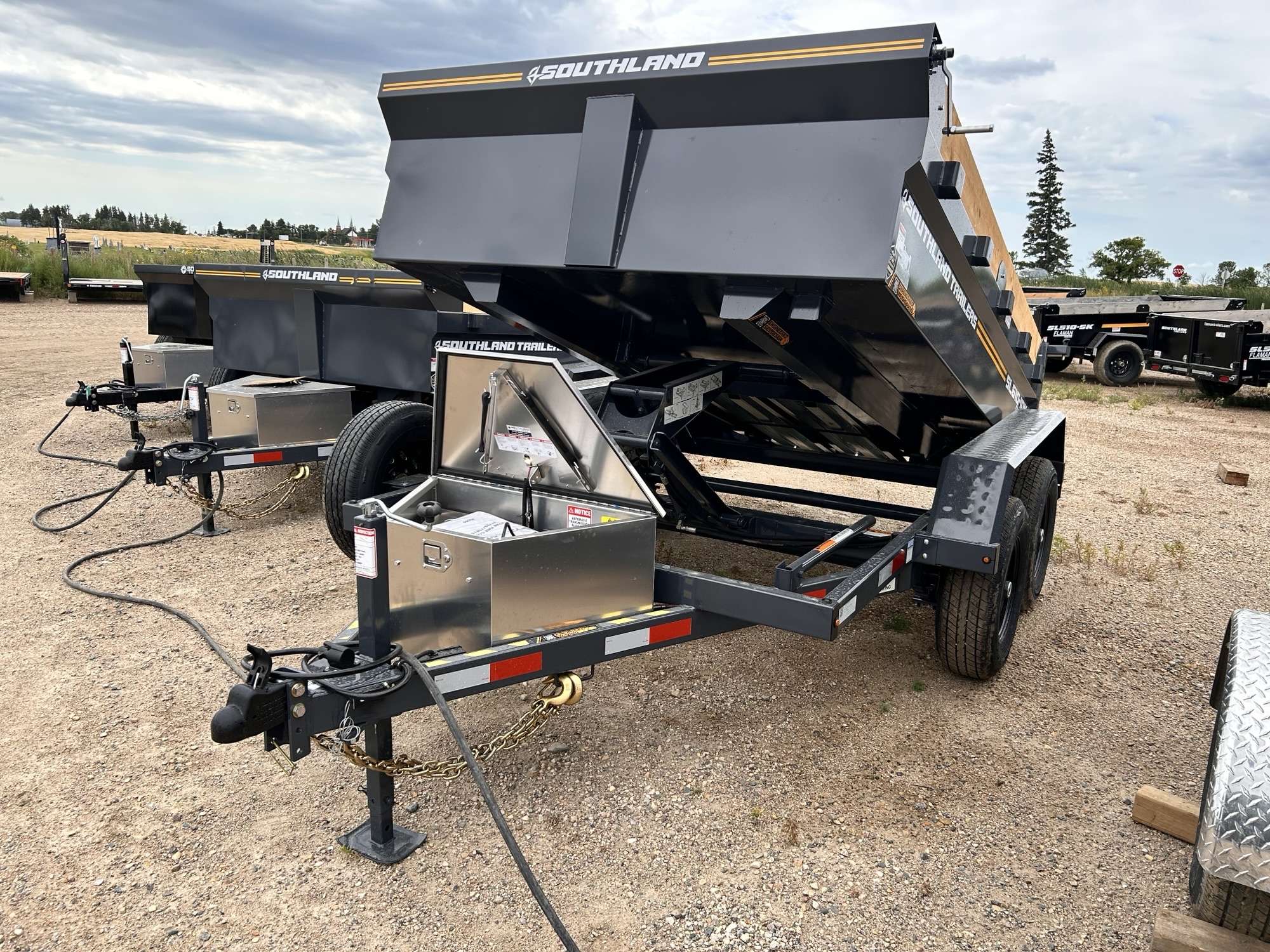 2026 Southland 6' x 10' Dump Tandem 5.2K Trailer