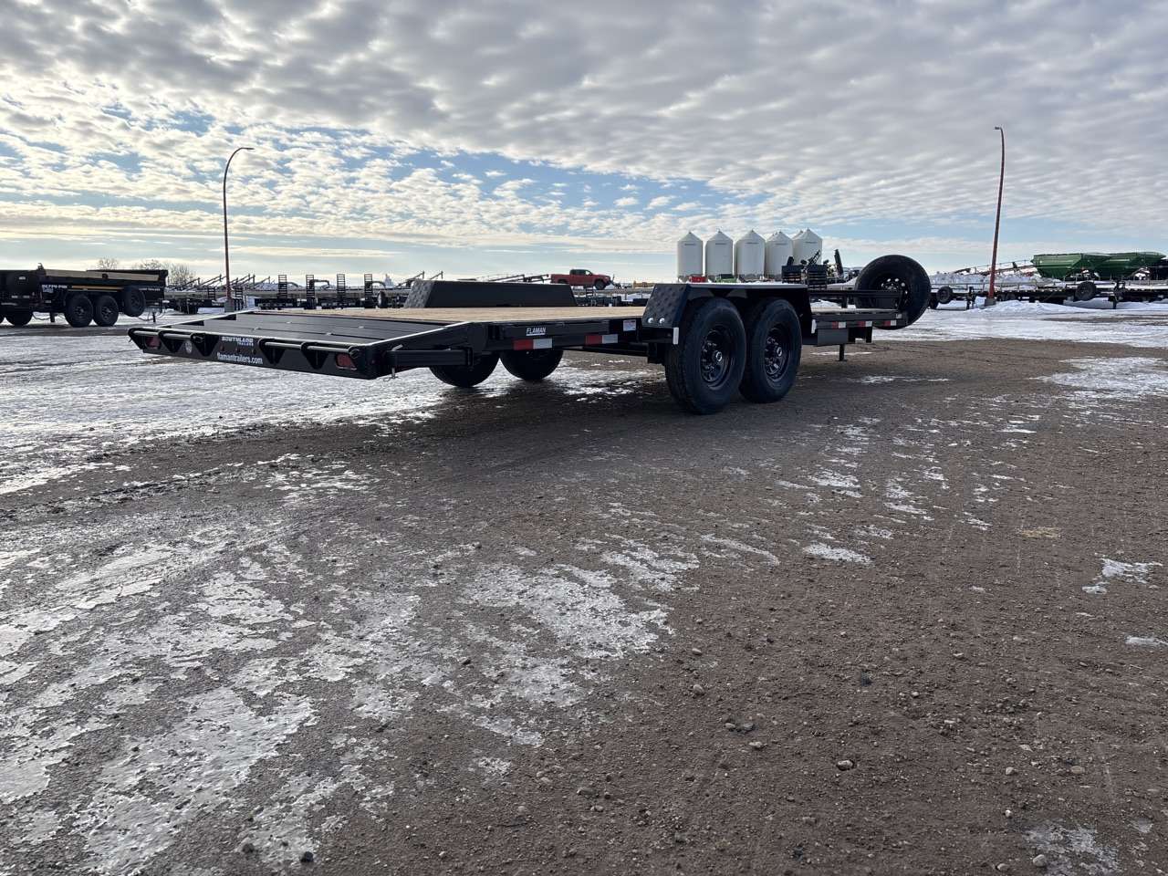 2026 Southland 8'6" x 22' Beavertail Flat Deck Trailer