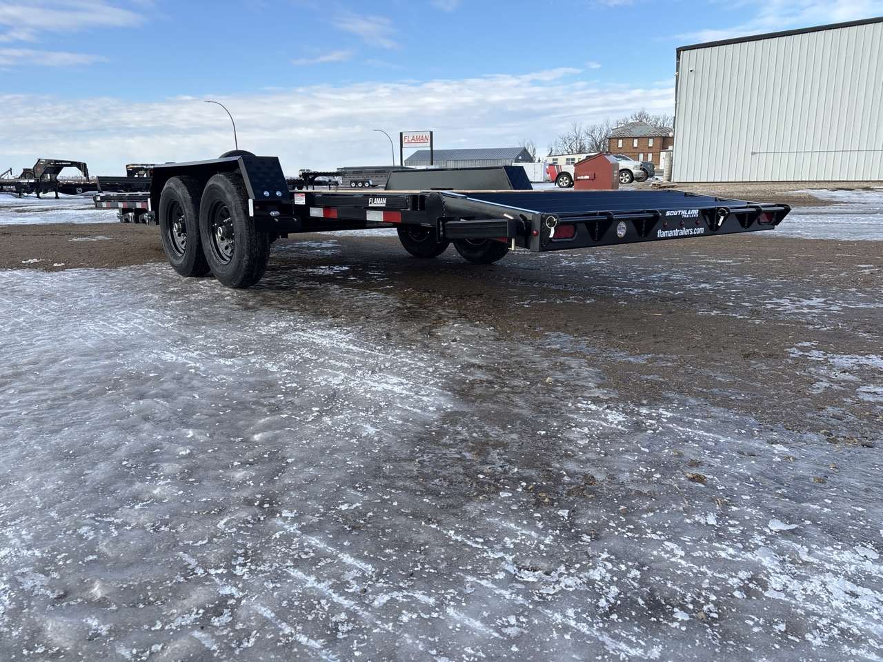 2026 Southland 8'6" x 22' Beavertail Flat Deck Trailer