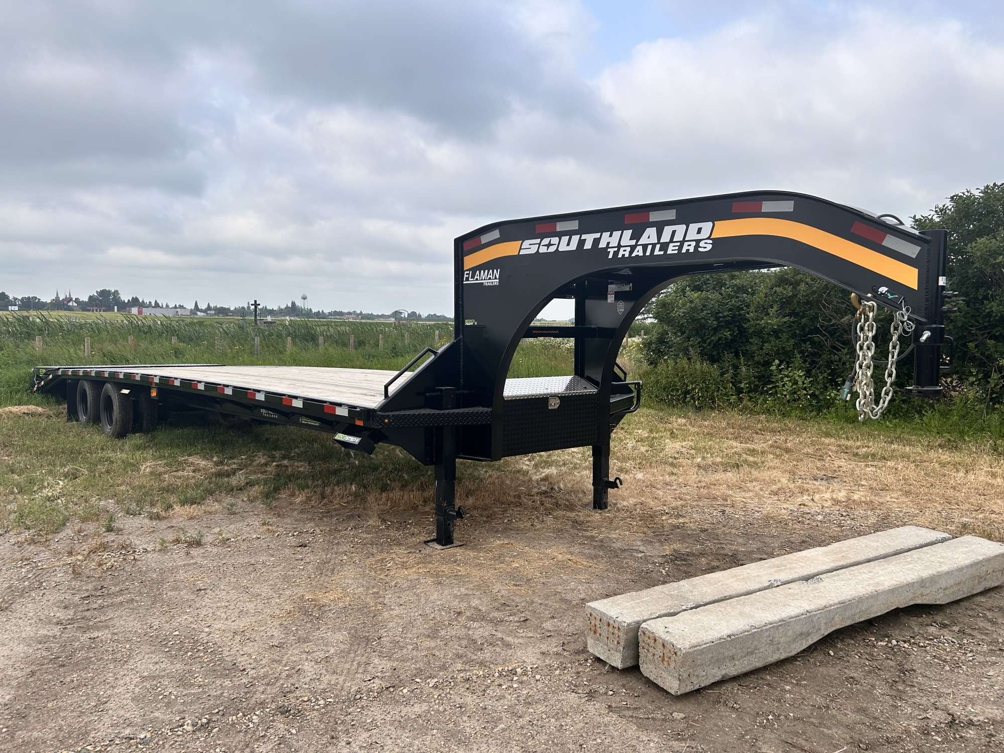 2026 Southland 8'6" x 28' + 6' BT GN Flat Deck TA Trailer