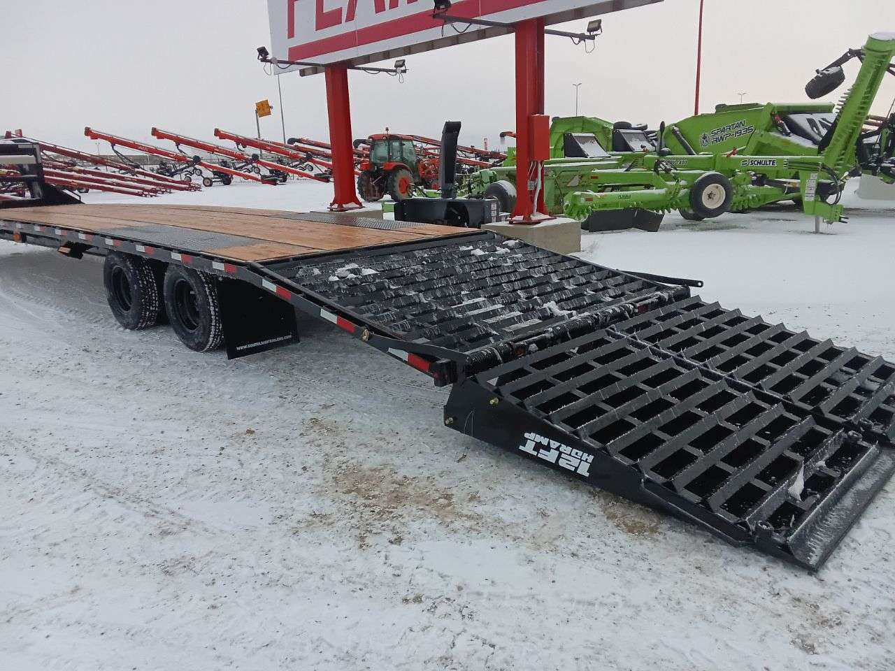 2026 Southland 8'6" x 38' GN Beavertail Flat Deck Trailer