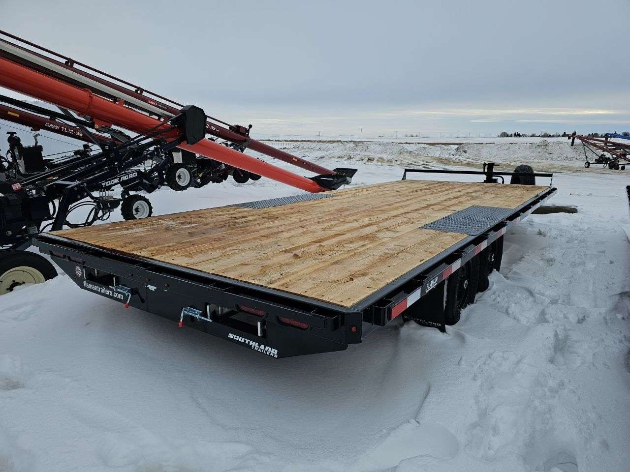 2026 Southland HBA 8'6" x 20' Deckover Trailer