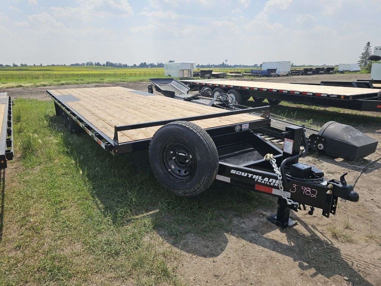 2026 Southland HBA 8'6" x 24' Deckover Trailer