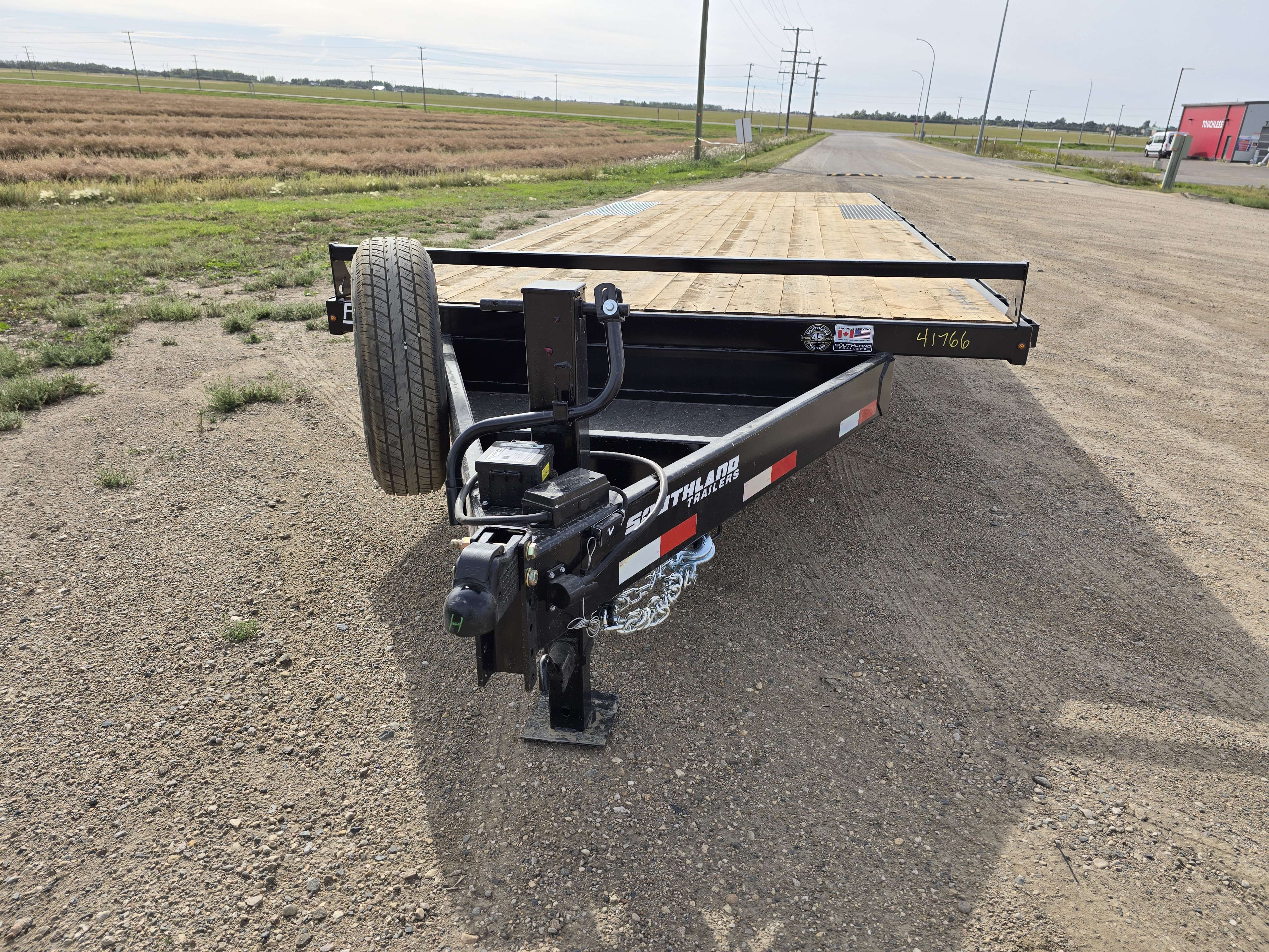 2026 Southland HBA 8'6" x 24' Deckover Trailer