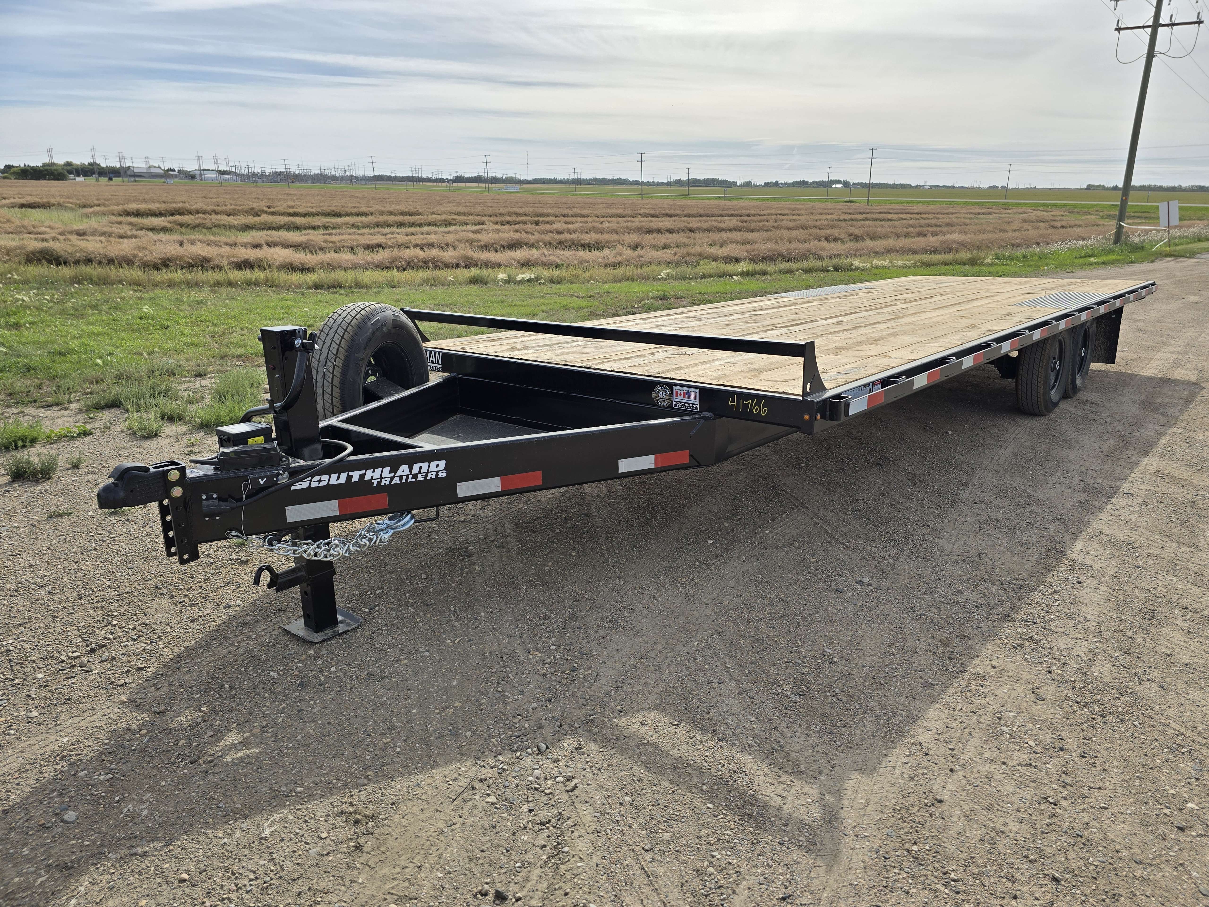2026 Southland HBA 8'6" x 24' Deckover Trailer