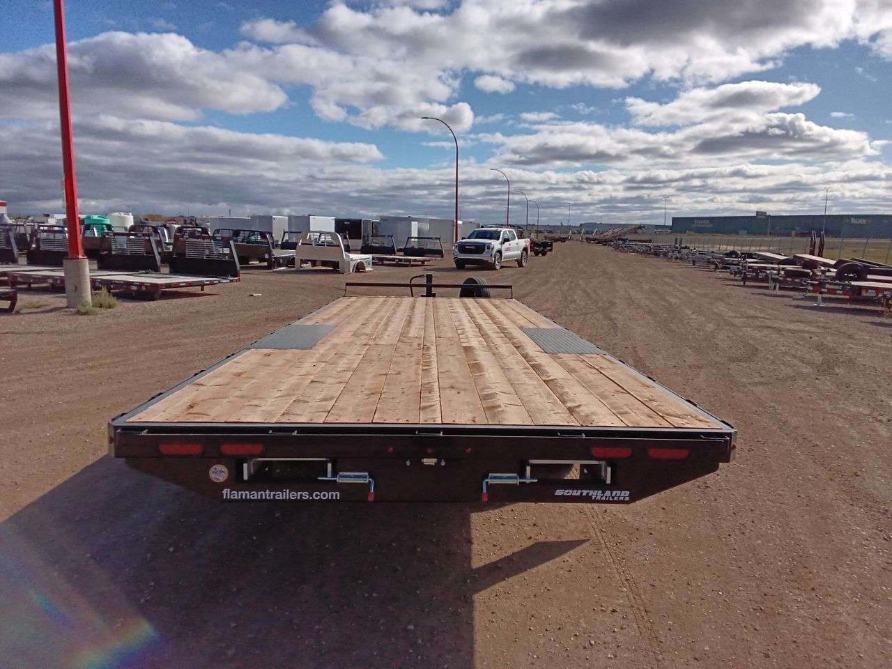 2026 Southland HBA 8'6" x 24' Deckover Trailer