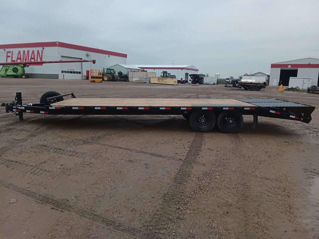 2026 Southland HBA 8'6" x 25' Beavertail Deckover
