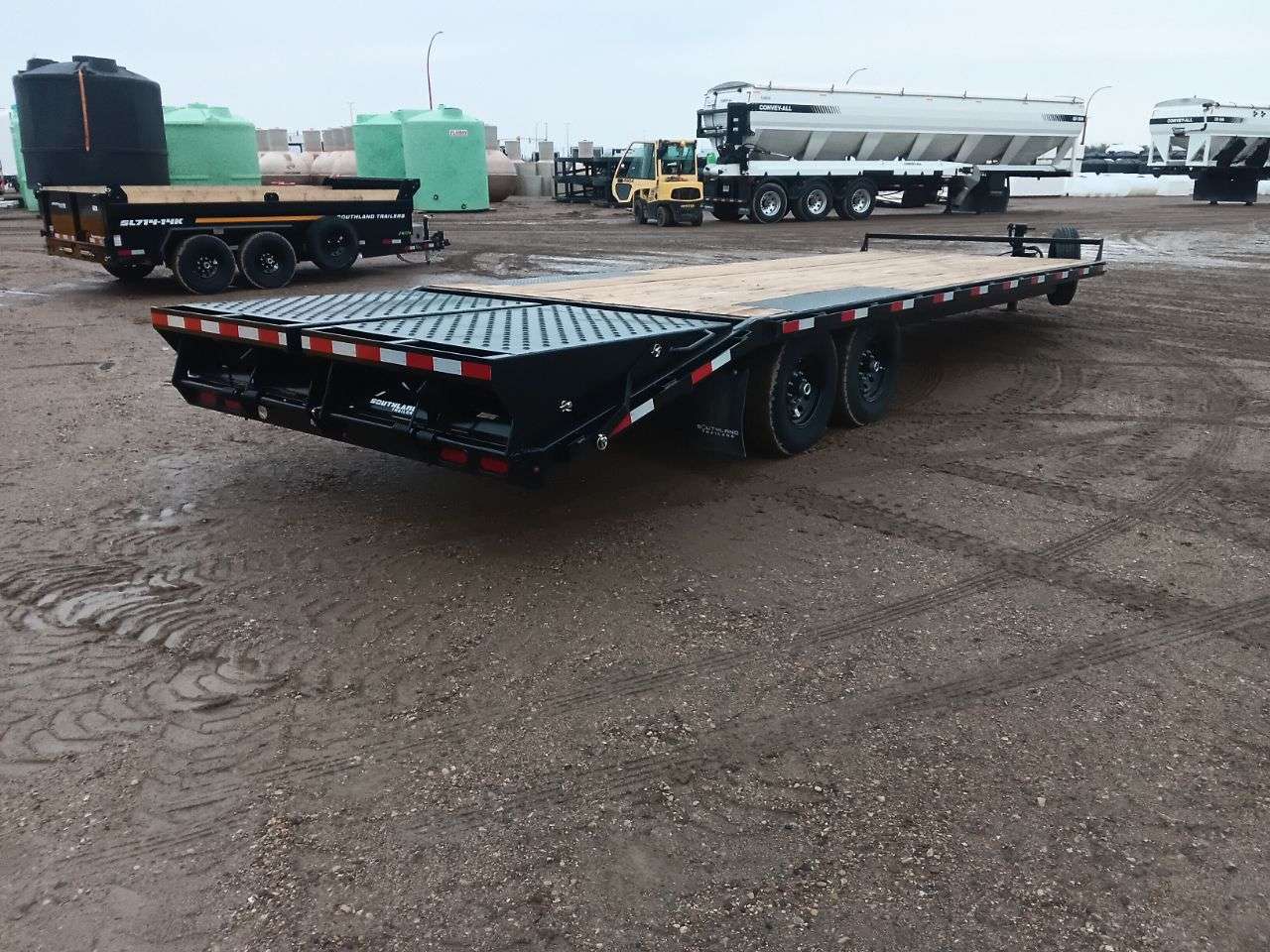 2026 Southland HBA 8'6" x 25' Beavertail Deckover