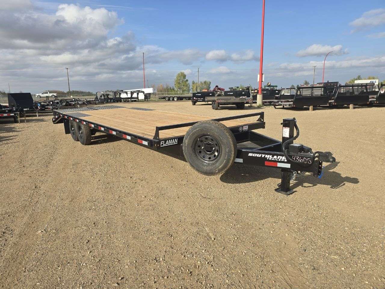 2026 Southland HBA 8'6" x 25' Beavertail Deckover Trailer