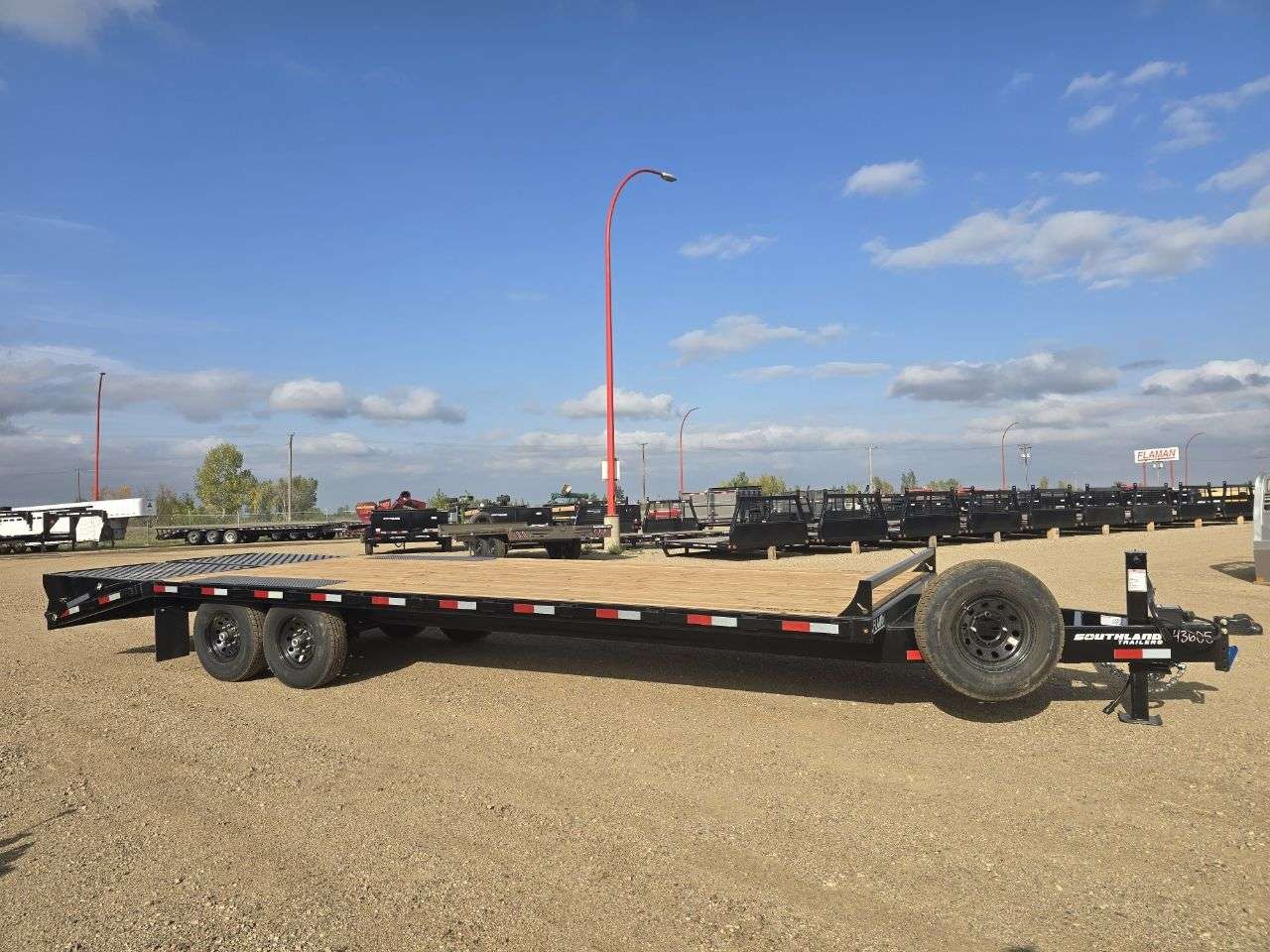 2026 Southland HBA 8'6" x 25' Beavertail Deckover Trailer