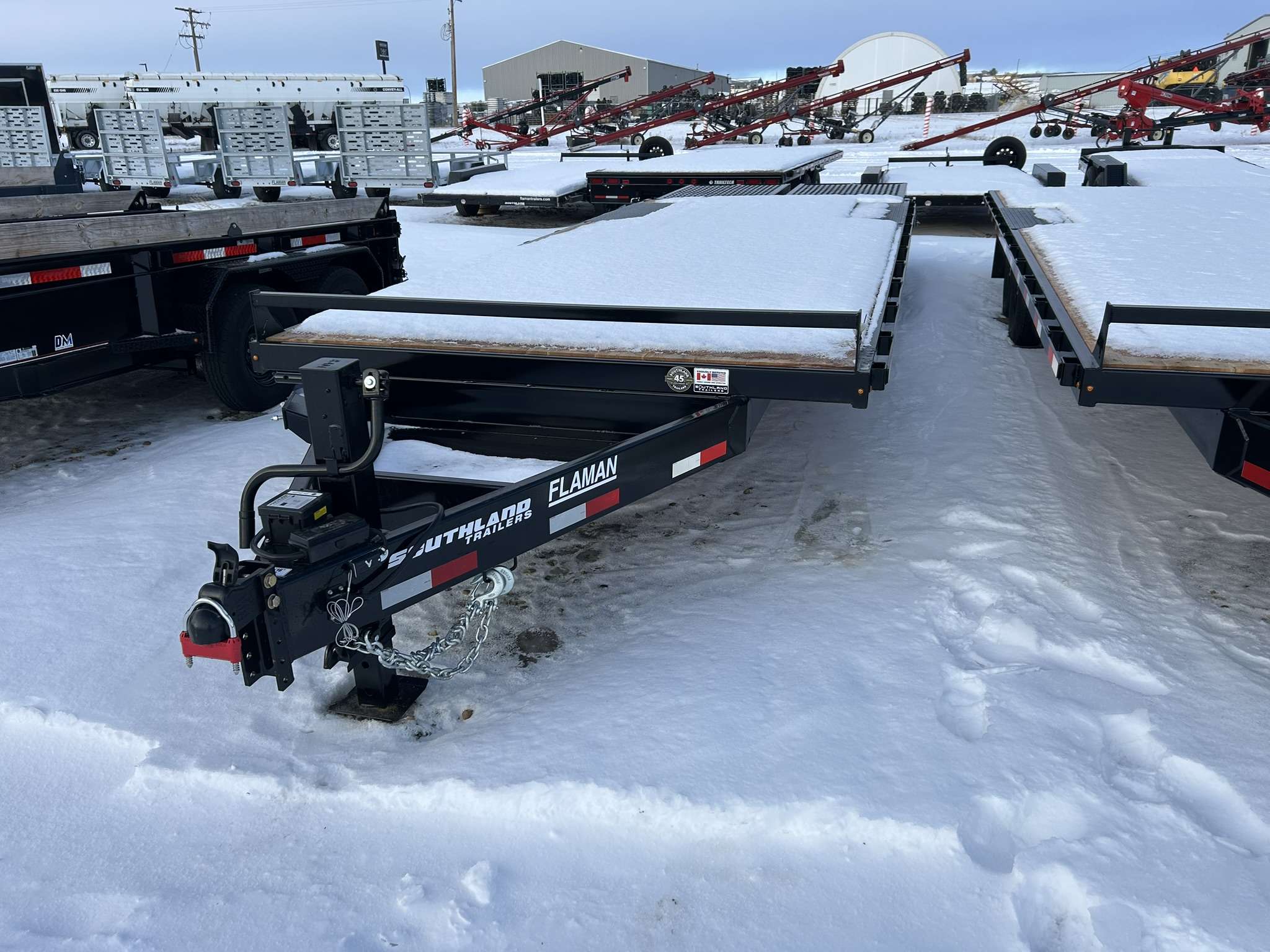 2026 Southland HBA 8'6" x 25' Beavertail Deckover Trailer