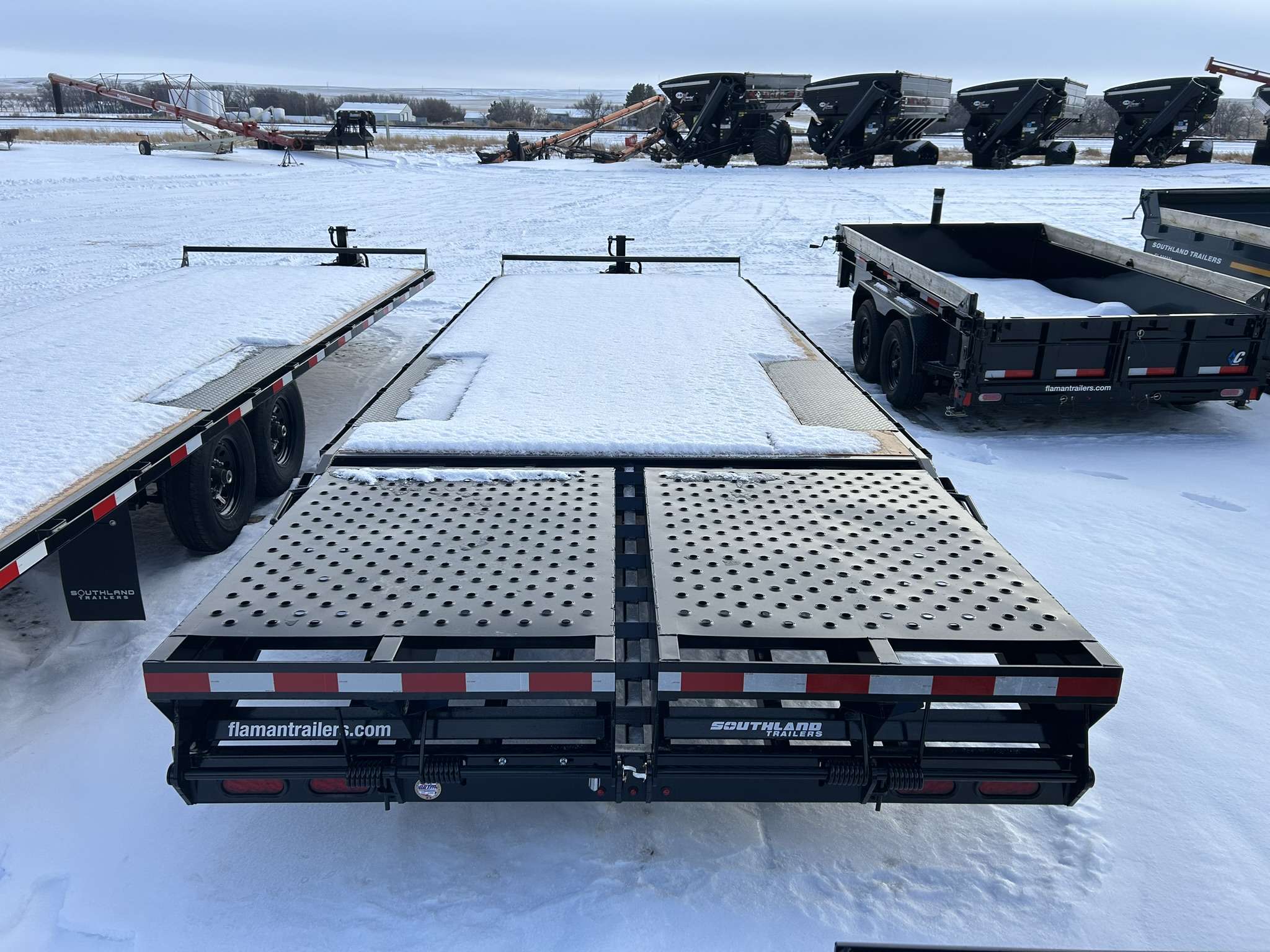 2026 Southland HBA 8'6" x 25' Beavertail Deckover Trailer