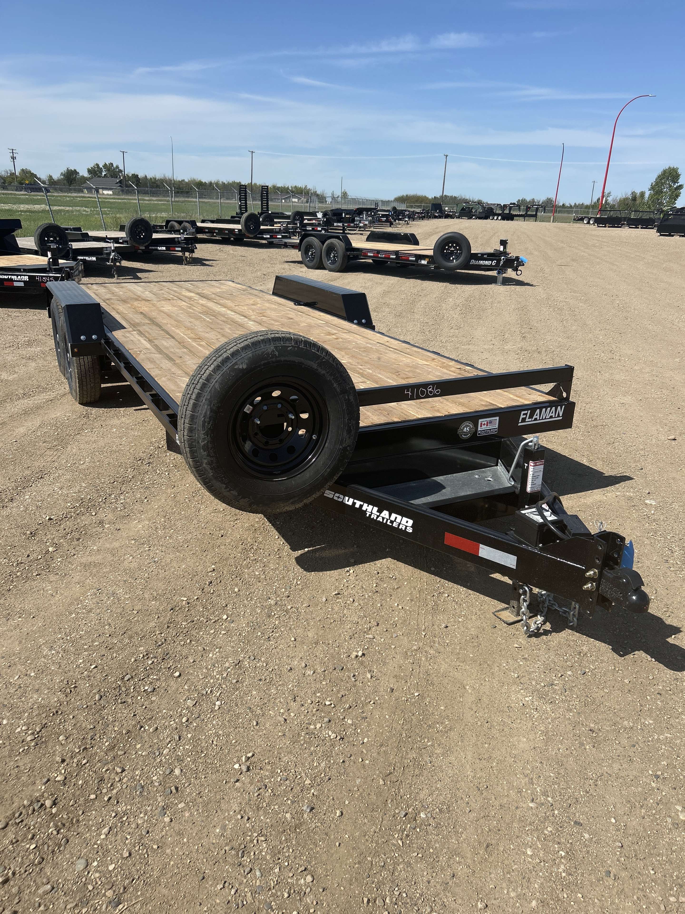 2026 Southland LBA 8'6" x 22' Beavertail Flat Deck Trailer