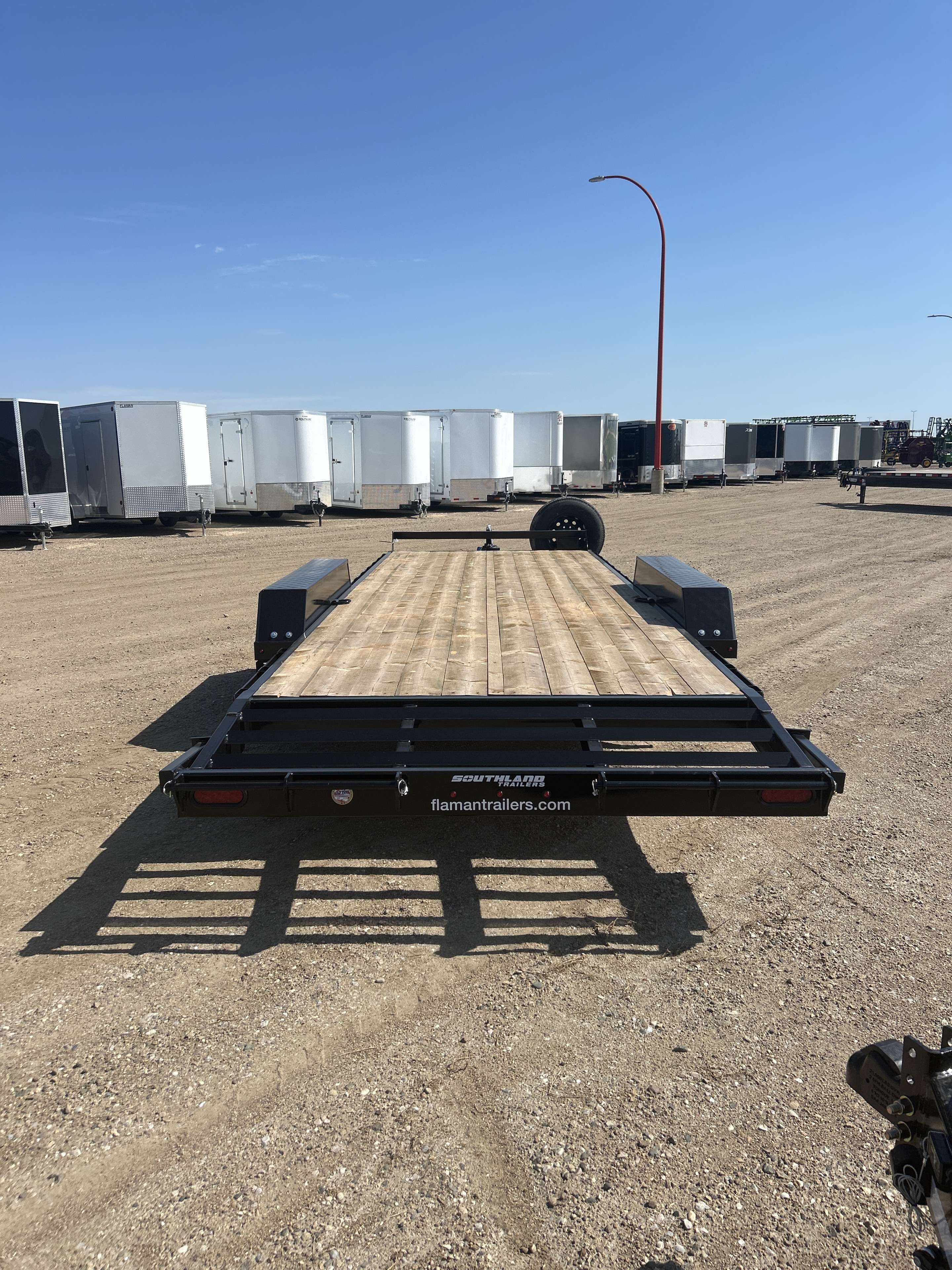 2026 Southland LBA 8'6" x 22' Beavertail Flat Deck Trailer