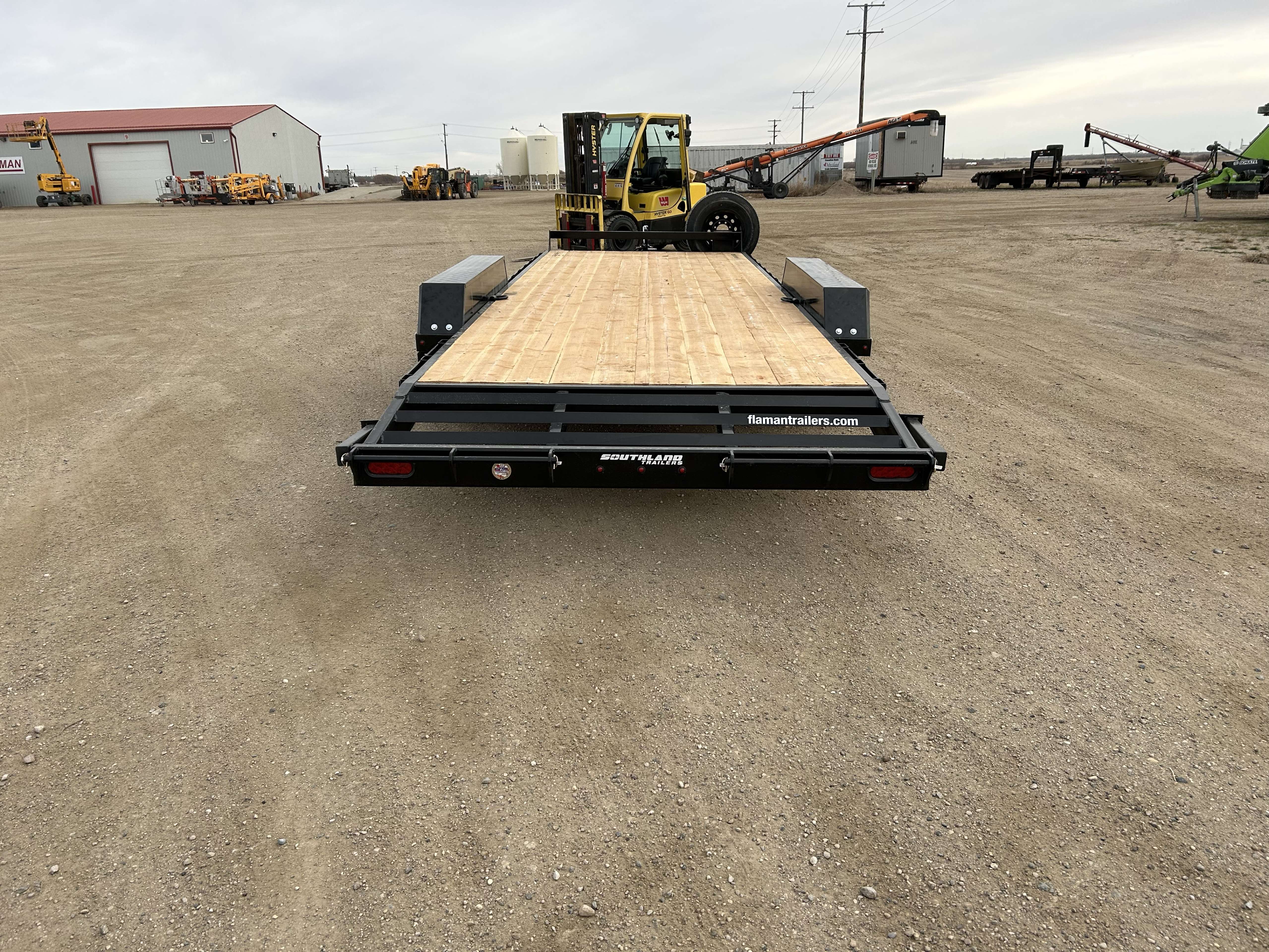 2026 Southland LBA 8'6" x 22' Beavertail Flat Deck Trailer