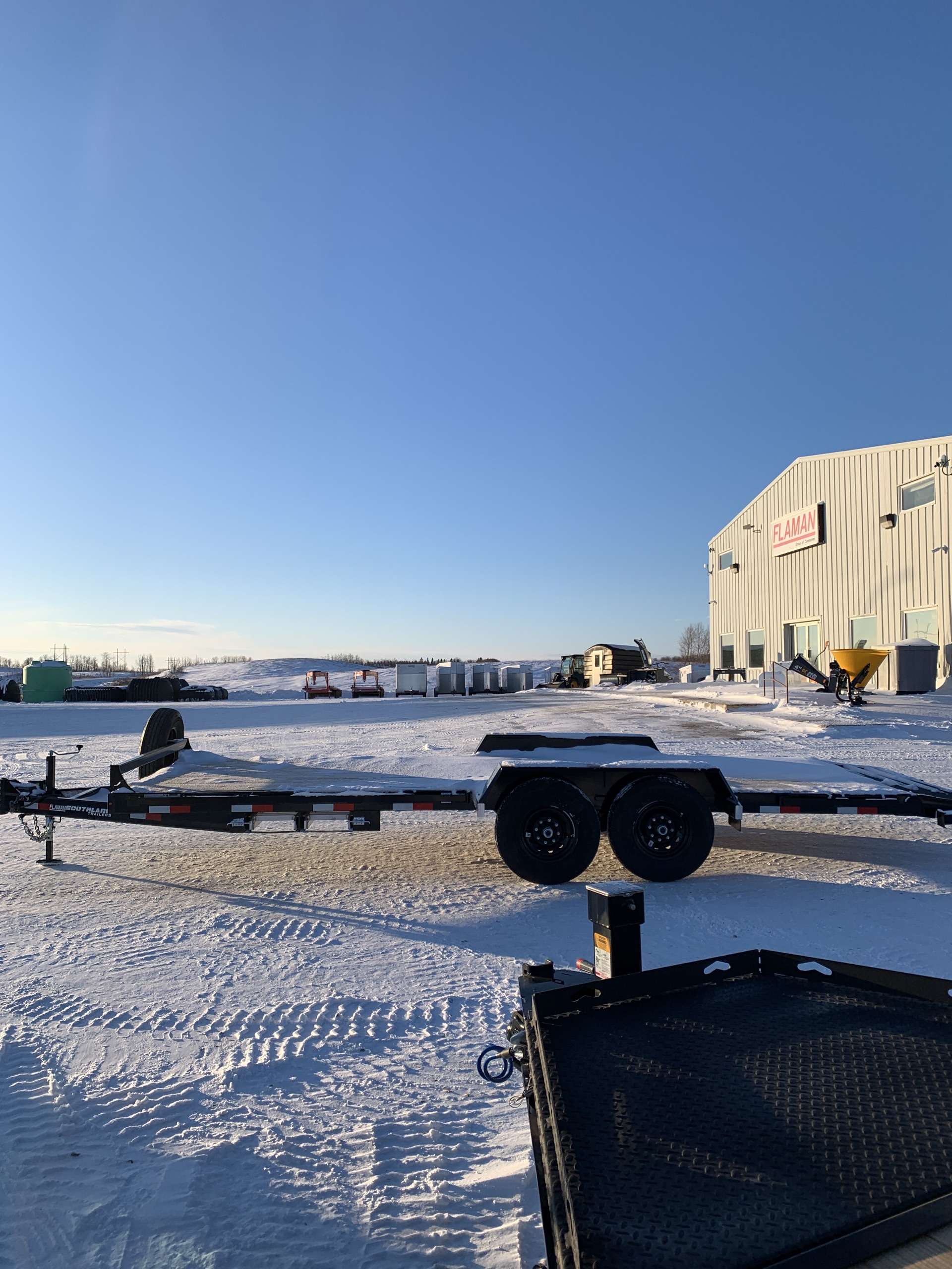 2026 Southland LBA 8'6" x 22' Beavertail Flat Deck Trailer