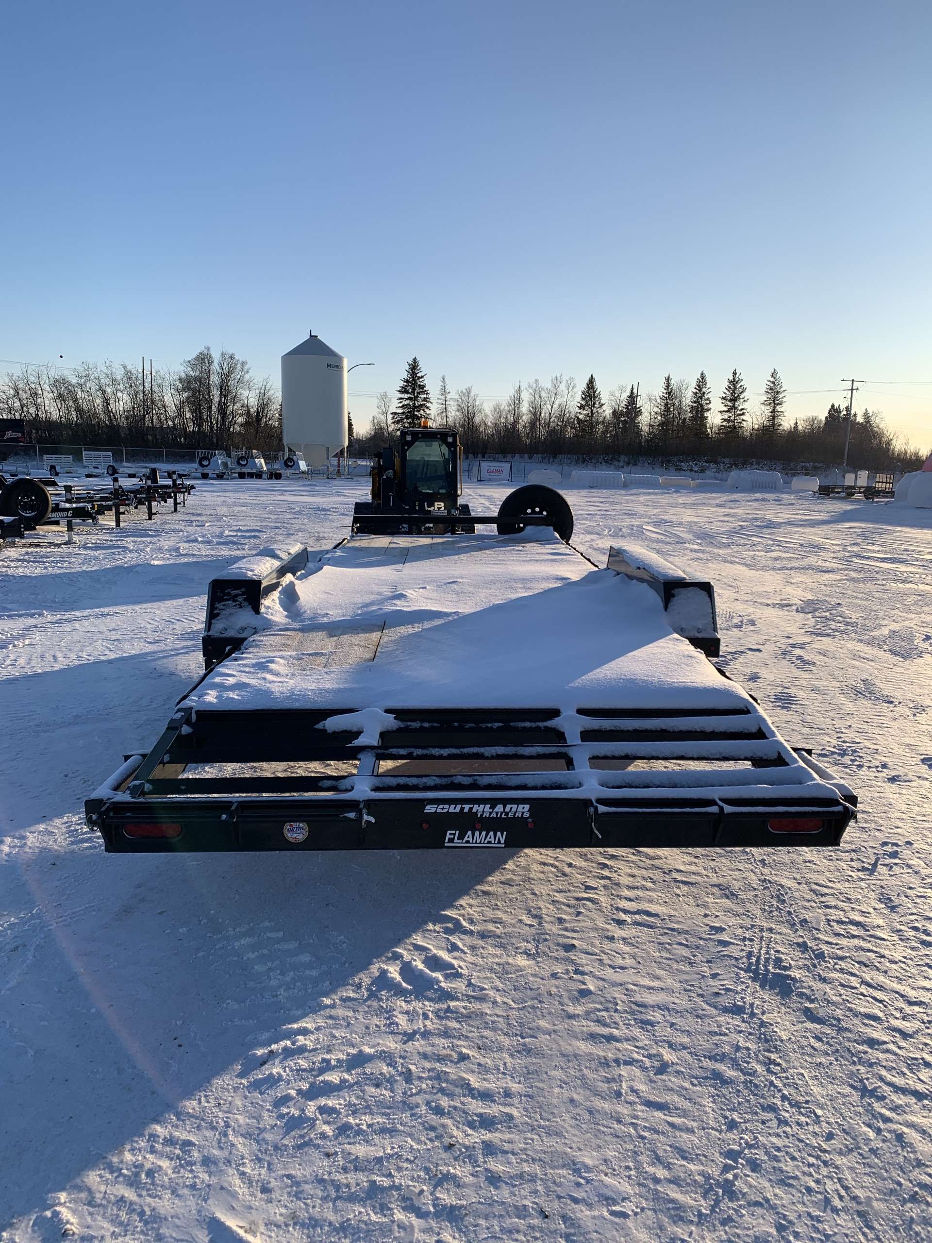 2026 Southland LBA 8'6" x 22' Beavertail Flat Deck Trailer