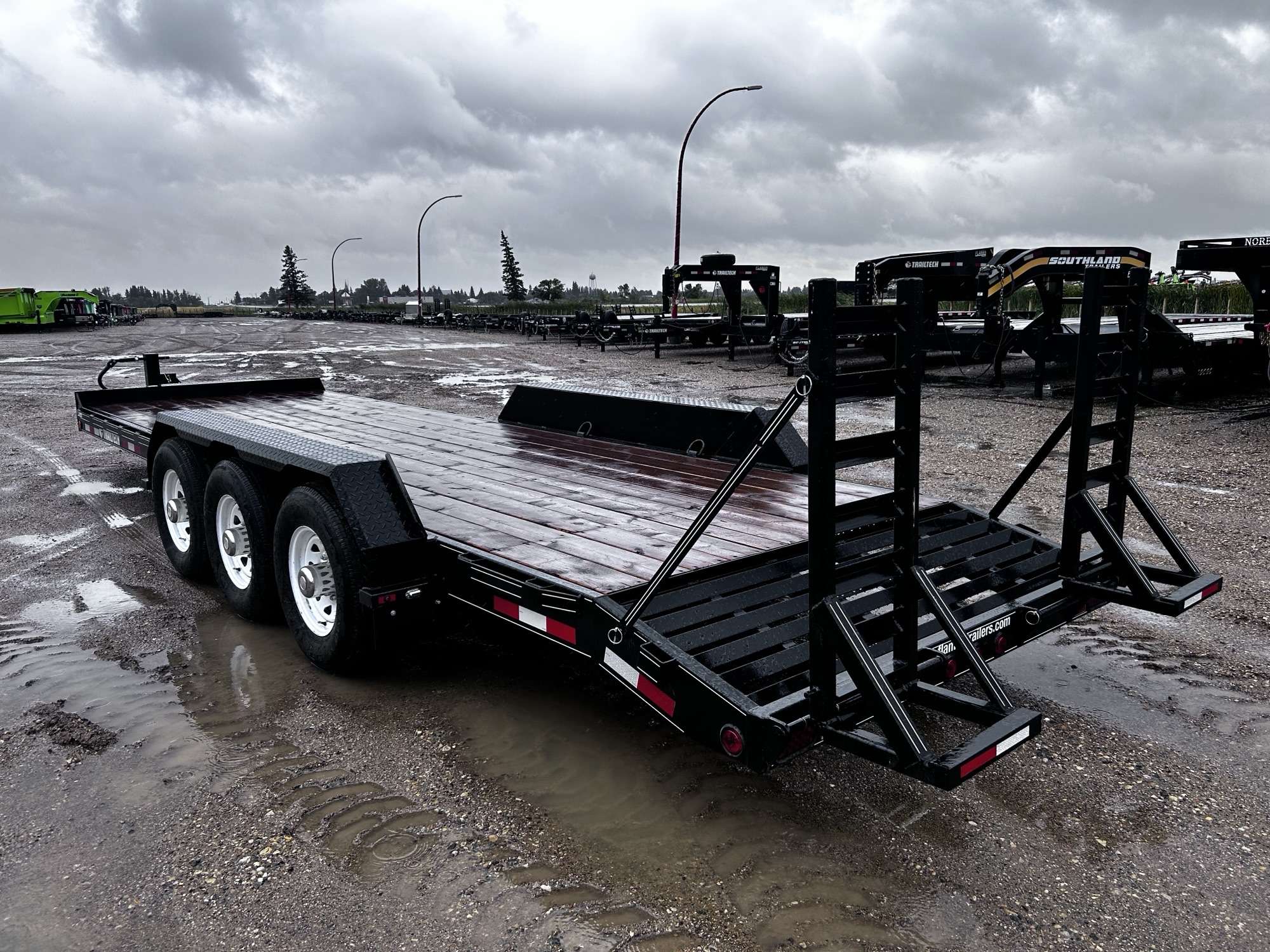 2026 Trailtech 22' + 2' BT Flat Deck Triple 7K Trailer