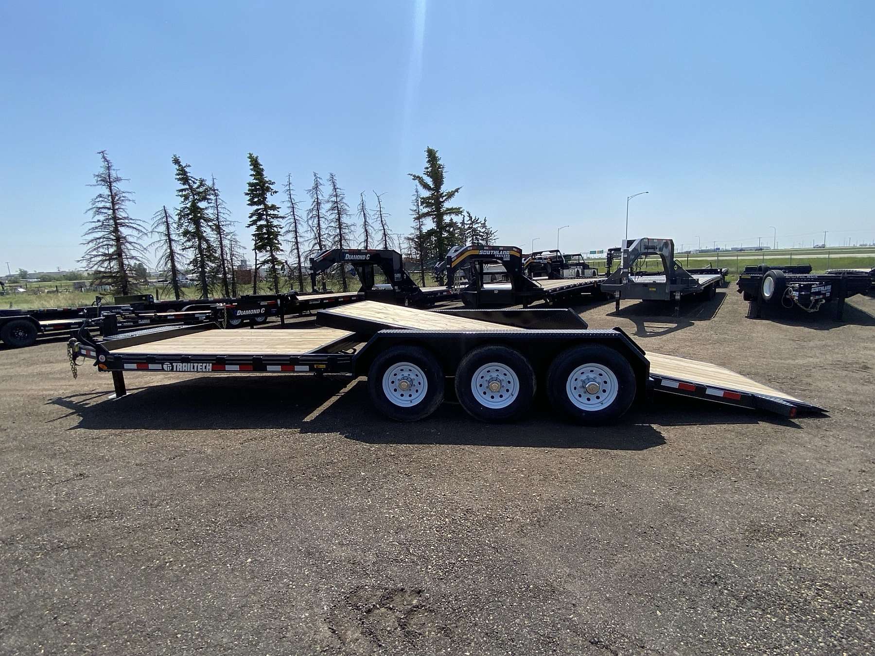 2026 Trailtech 24' Tri-axle Tilt Deck Trailer