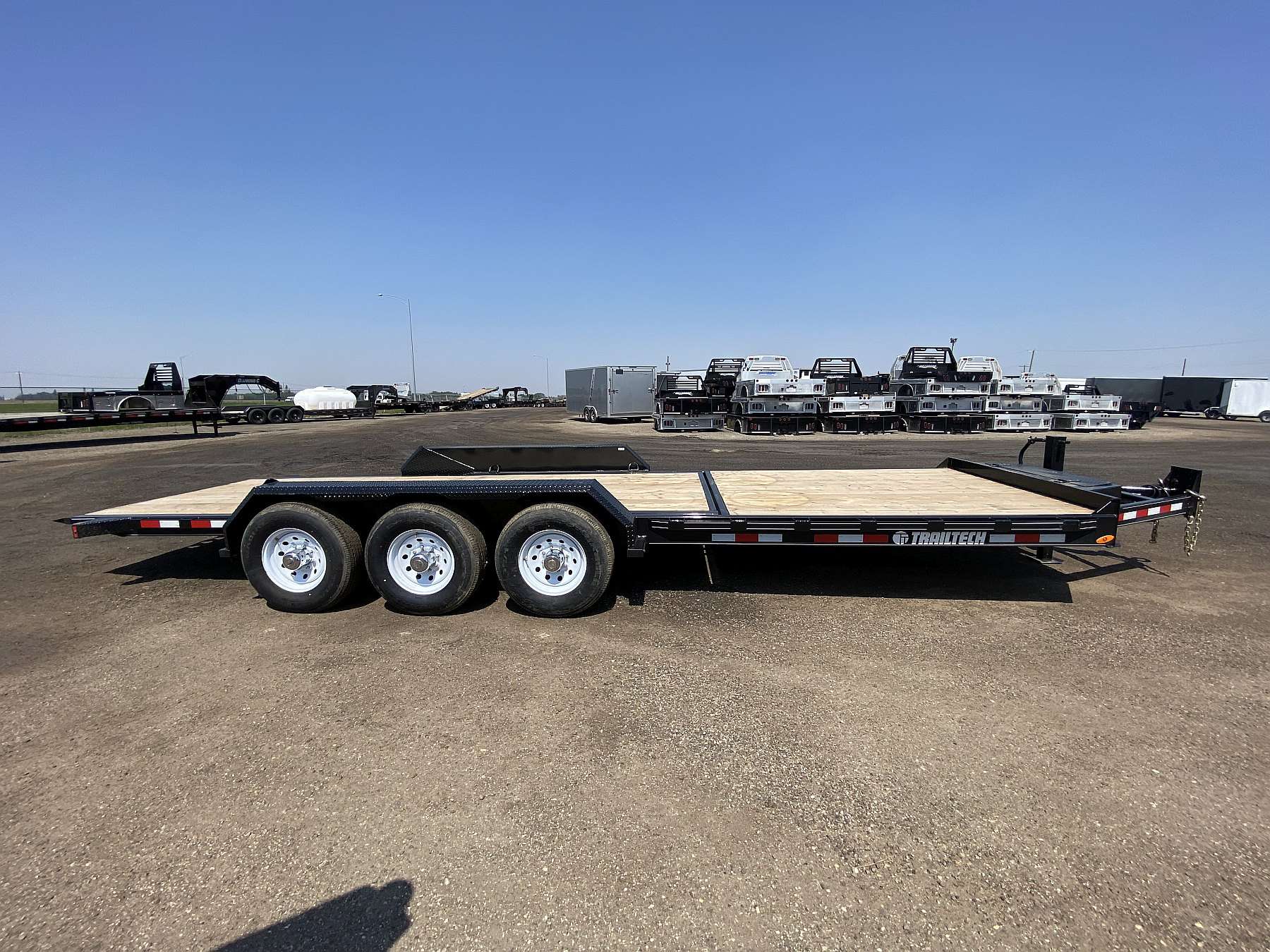 2026 Trailtech 24' Tri-axle Tilt Deck Trailer
